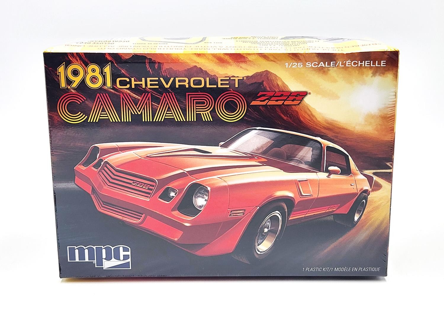 New MPC 1:25 Scale 1981 Chevy Camaro Pro Street Model Kit MPC981M DmgBox