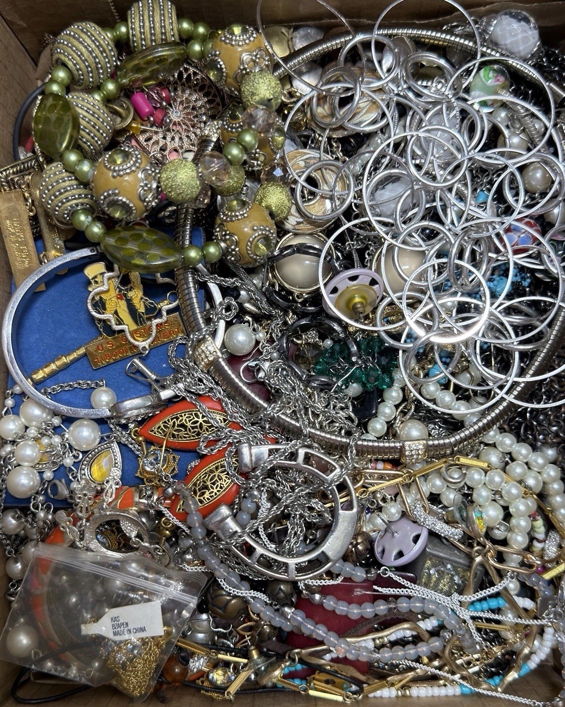 6.0 Lb. Bulk Assorted Vintage & Modern Costume/Fashion Jewelry Mixed Lot