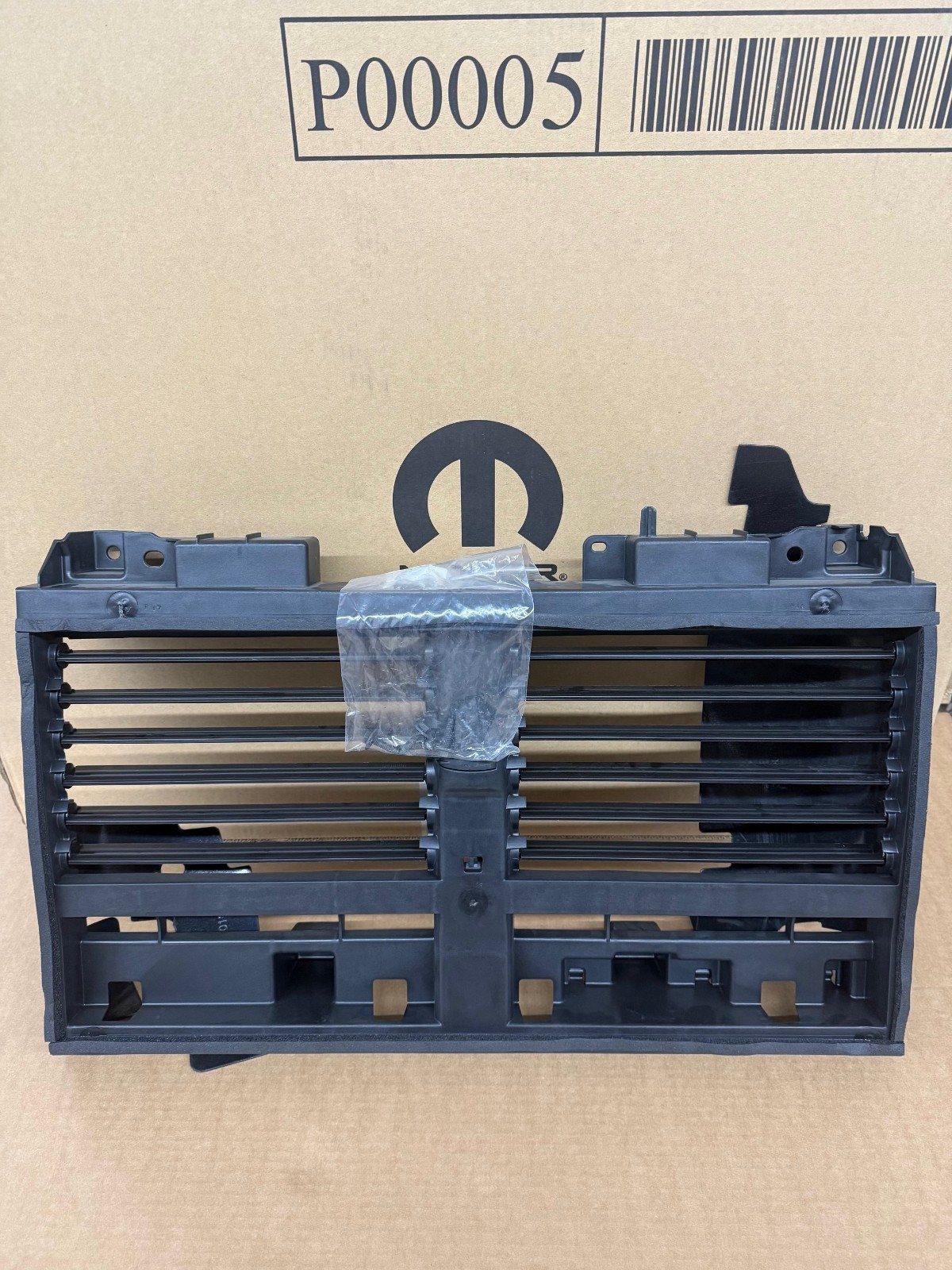 FRONT ACTIVE SHUTTER GRILLE with SCREWS KIT for 2019-2024 RAM 1500 OEM MOPAR