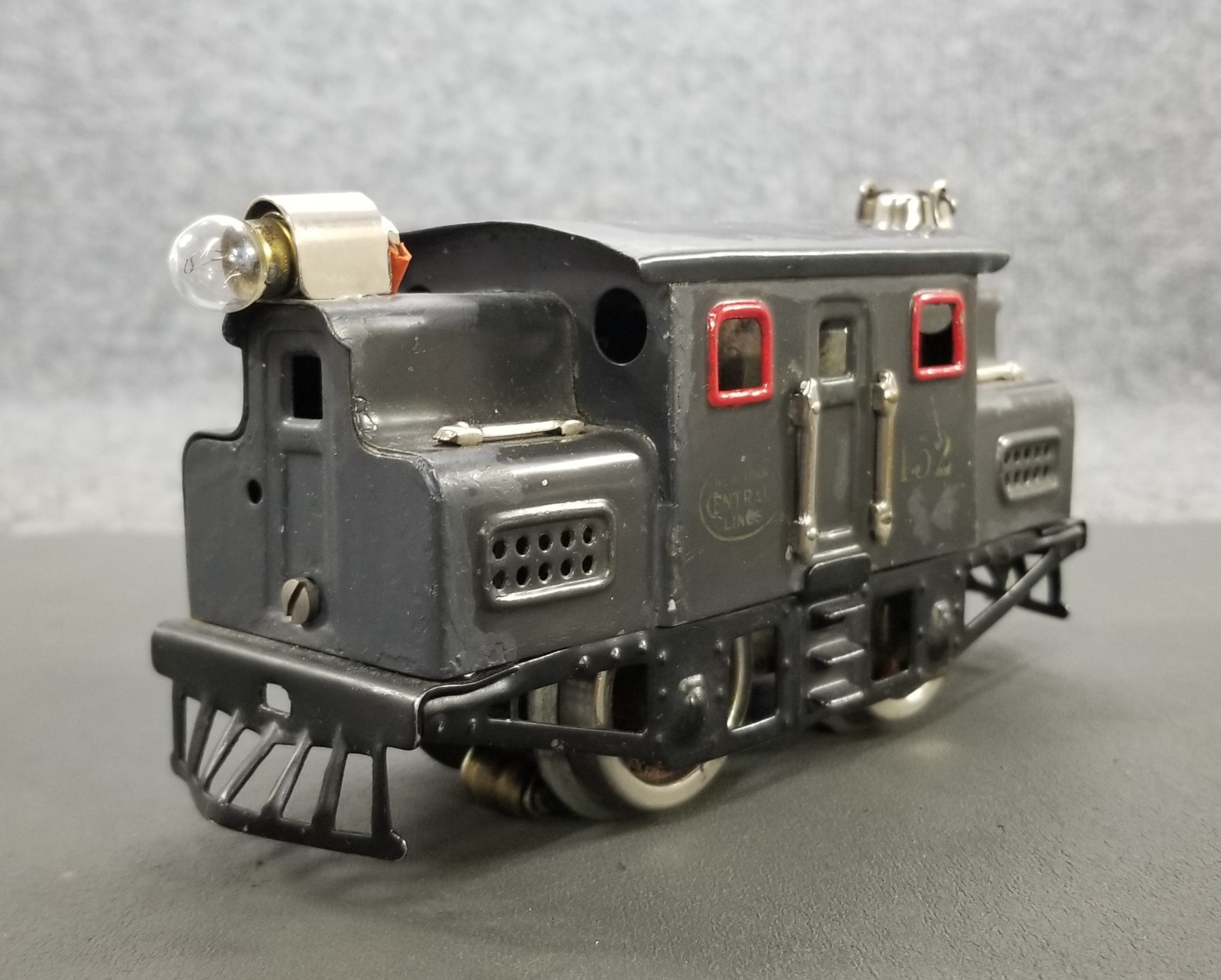 Prewar Lionel NYC Lines 0-4-0 Electric Engine 152 Lights & Runs Good Prewar Lionel NYC Lines 0-4-0 Electric Engine 152 Lights & Runs Good