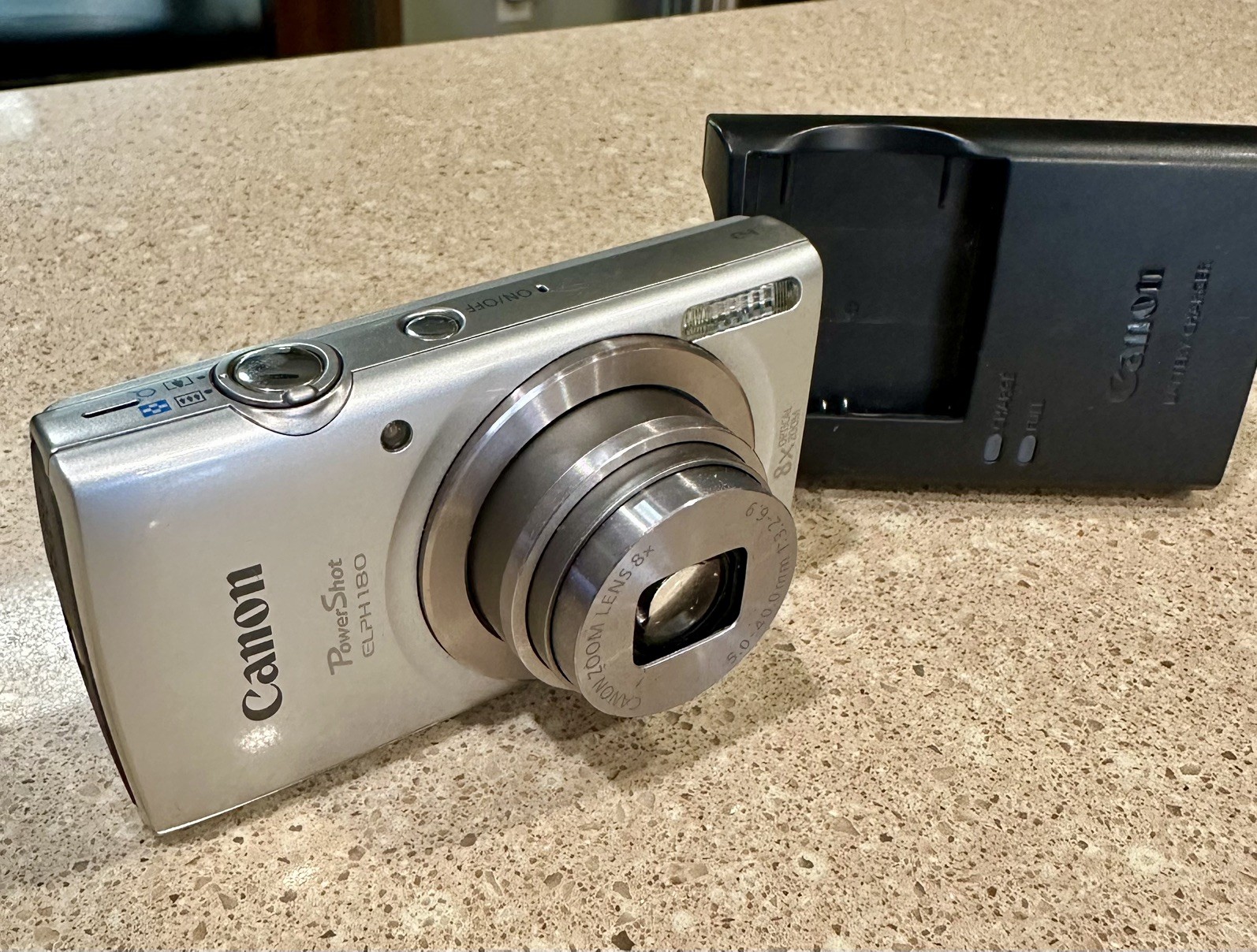CANON PowerShot ELPH 180 20MP 8x Optical Zoom Silver Digital Camera NO MEM CARD CANON PowerShot ELPH 180 20MP 8x Optical Zoom Silver Digital Camera NO MEM CARD