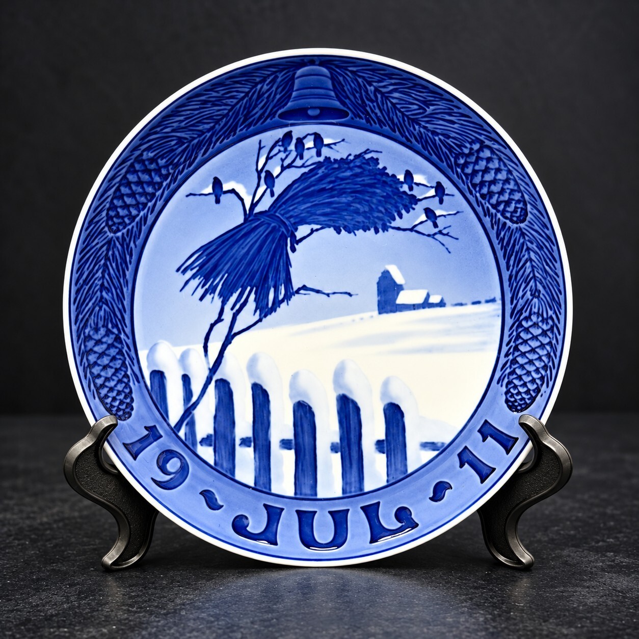 Antique Royal Copenhagen 1911 Annual Christmas Plate Wooden Fence with Sheaf 7\