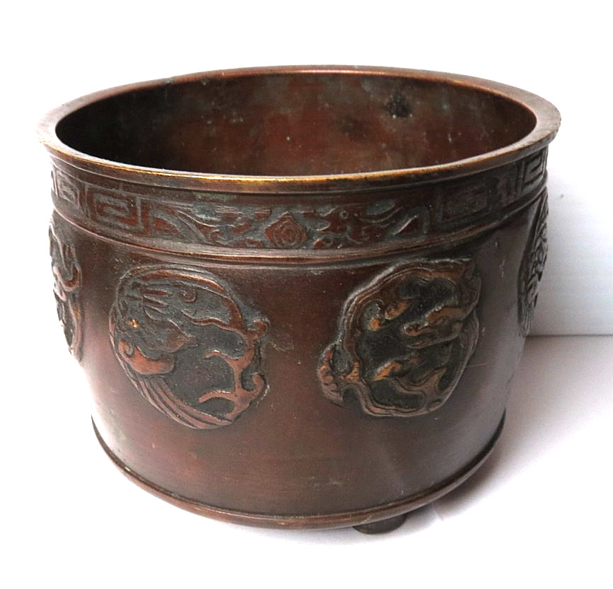 ANTIQUE ASIAN BRONZE DARK PATINA DRAGON VESSEL CHINA or JAPAN 4 12 ANTIQUE ASIAN BRONZE DARK PATINA DRAGON VESSEL CHINA or JAPAN 4 12