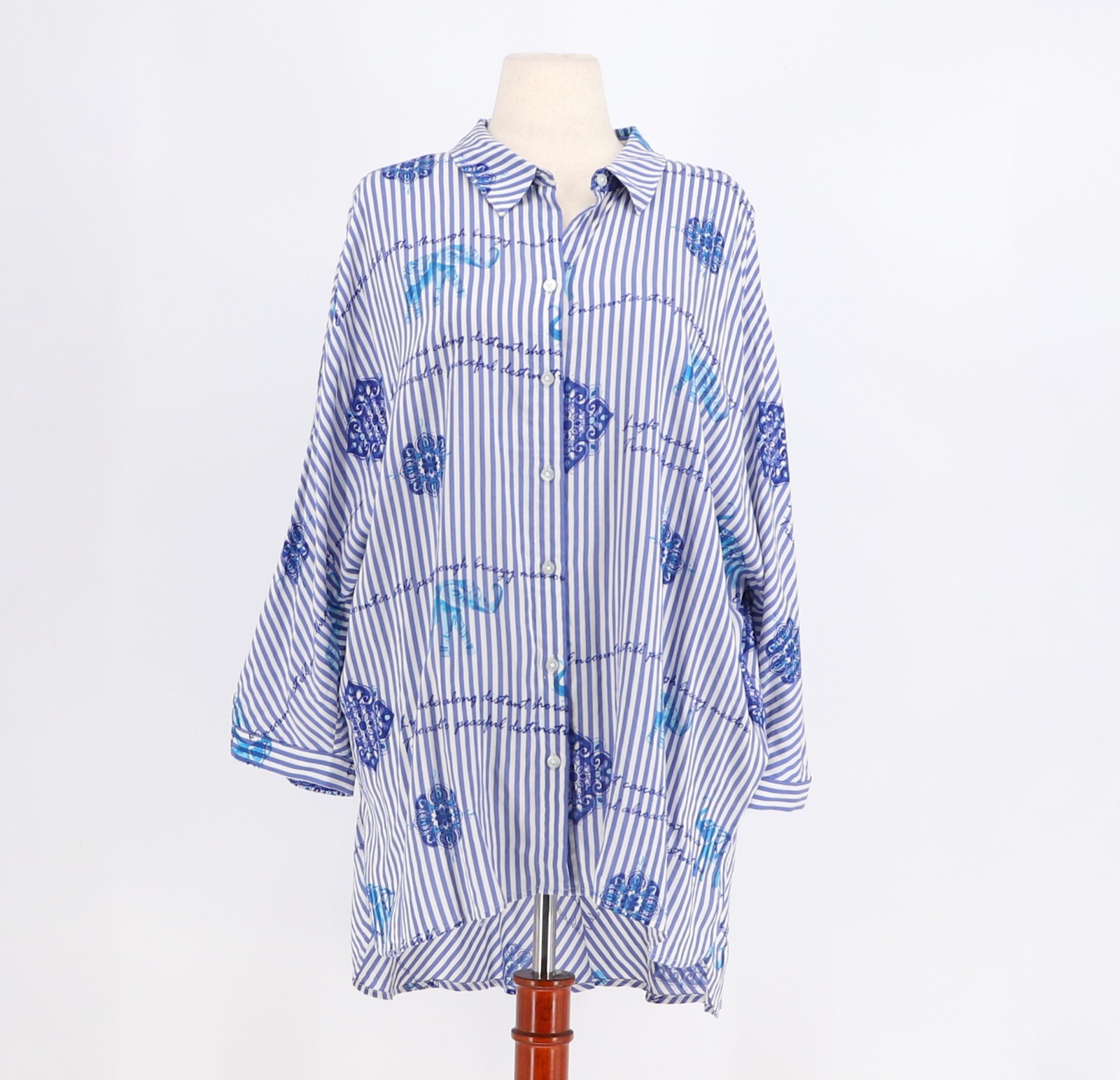 CHICO\'S Blue & White Striped Button Up Tunic Shirt Elephant Print Size 4 (20~22)