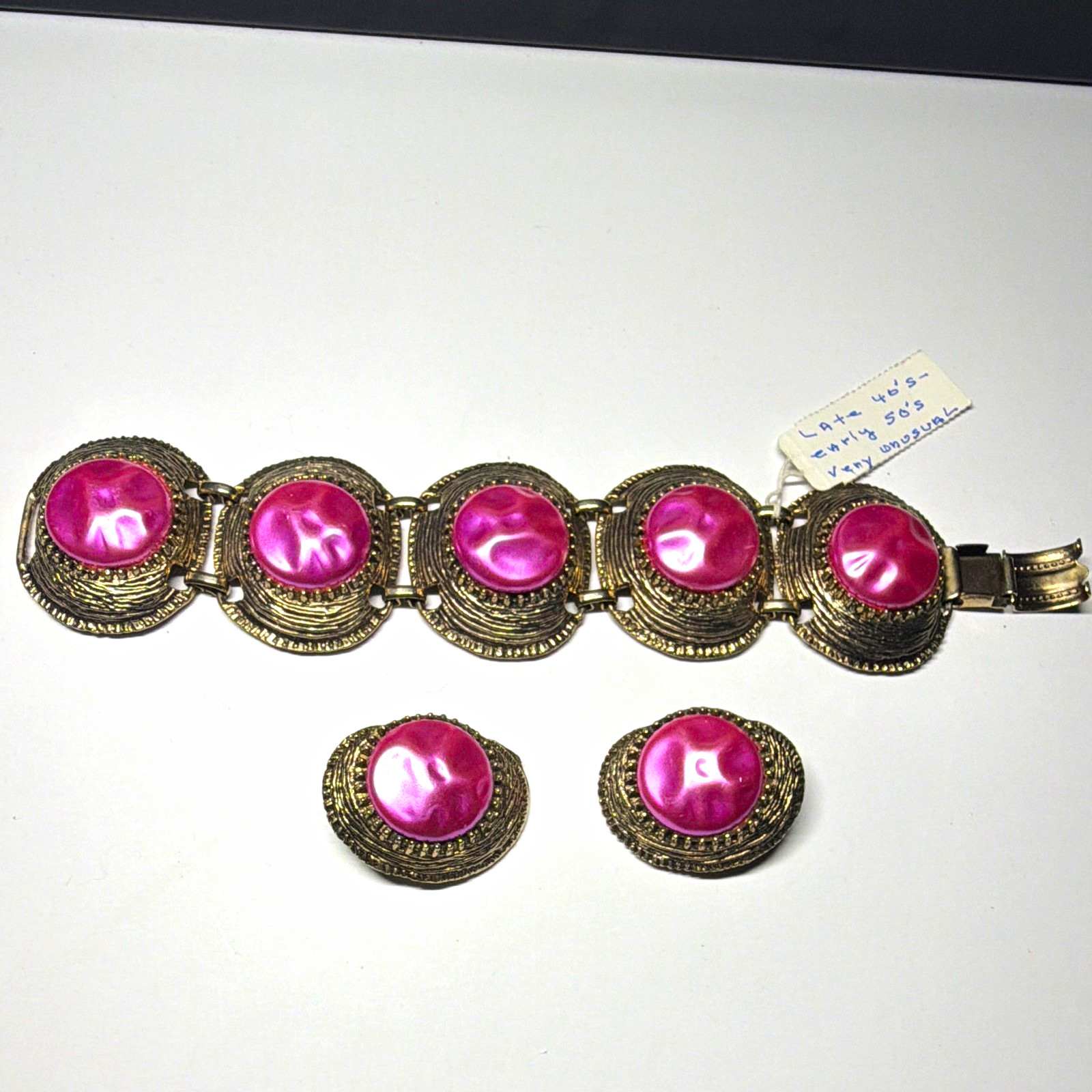 Vintage Gold Tone Pink Oval Simulated Glass Cabochon Bracelet & Clip-On Earrings Vintage Gold Tone Pink Oval Simulated Glass Cabochon Bracelet & Clip-On Earrings