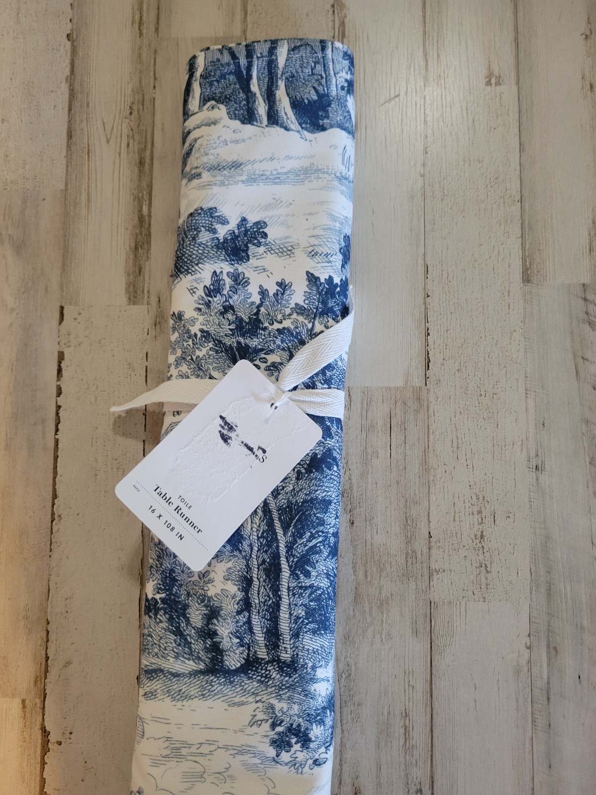 WILLIAMS SONOMA TOILE TABLE RUNNER 100% COTTON 16 X 108 INCHES NEW WITH TAGS