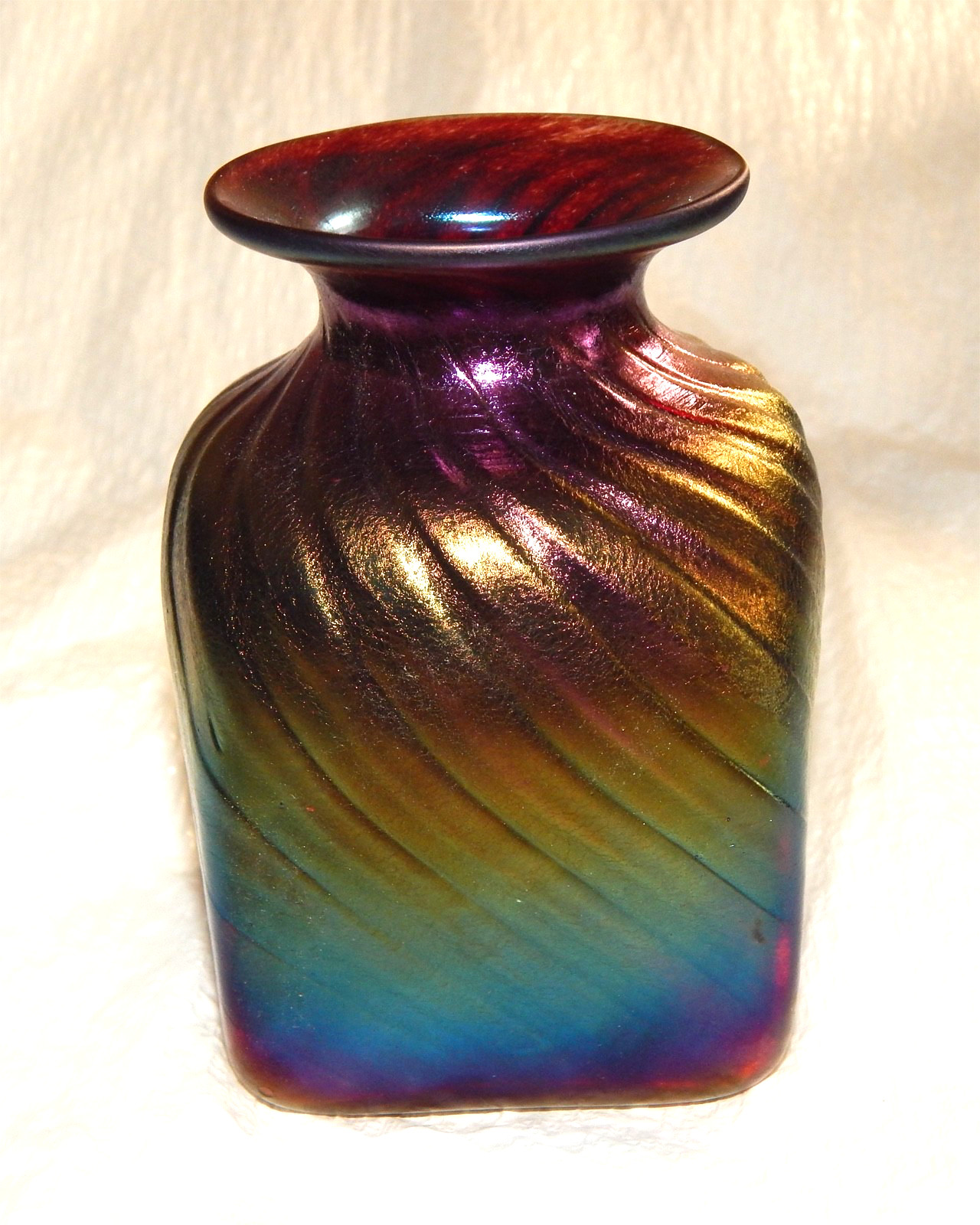 Vintage Handblown Iridescent Glass Vase 4\ Vintage Handblown Iridescent Glass Vase 4\