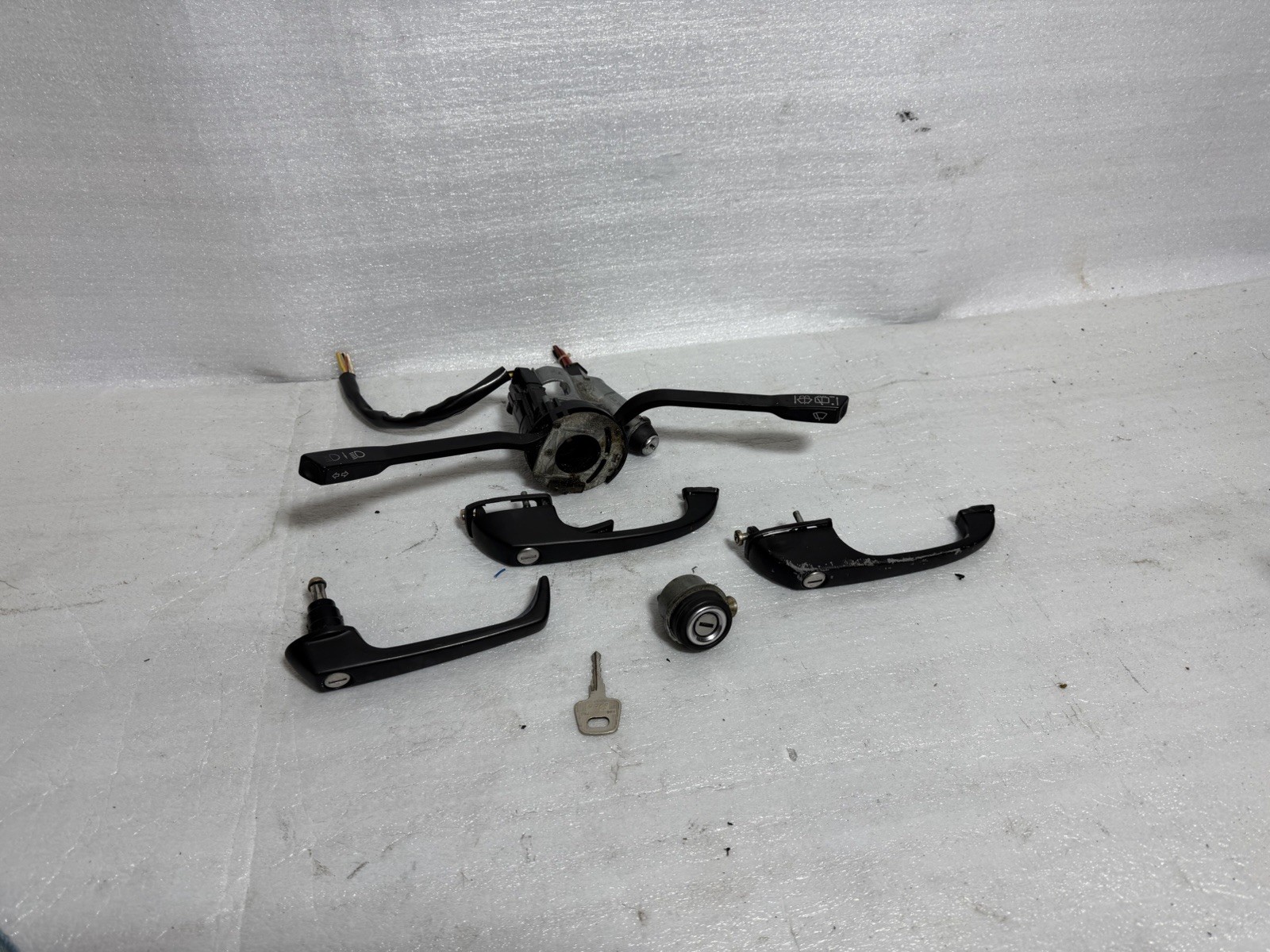 1982-1992 VW Vanagon T3 KEY Ignition Switch Door Lock Set Oem With Key