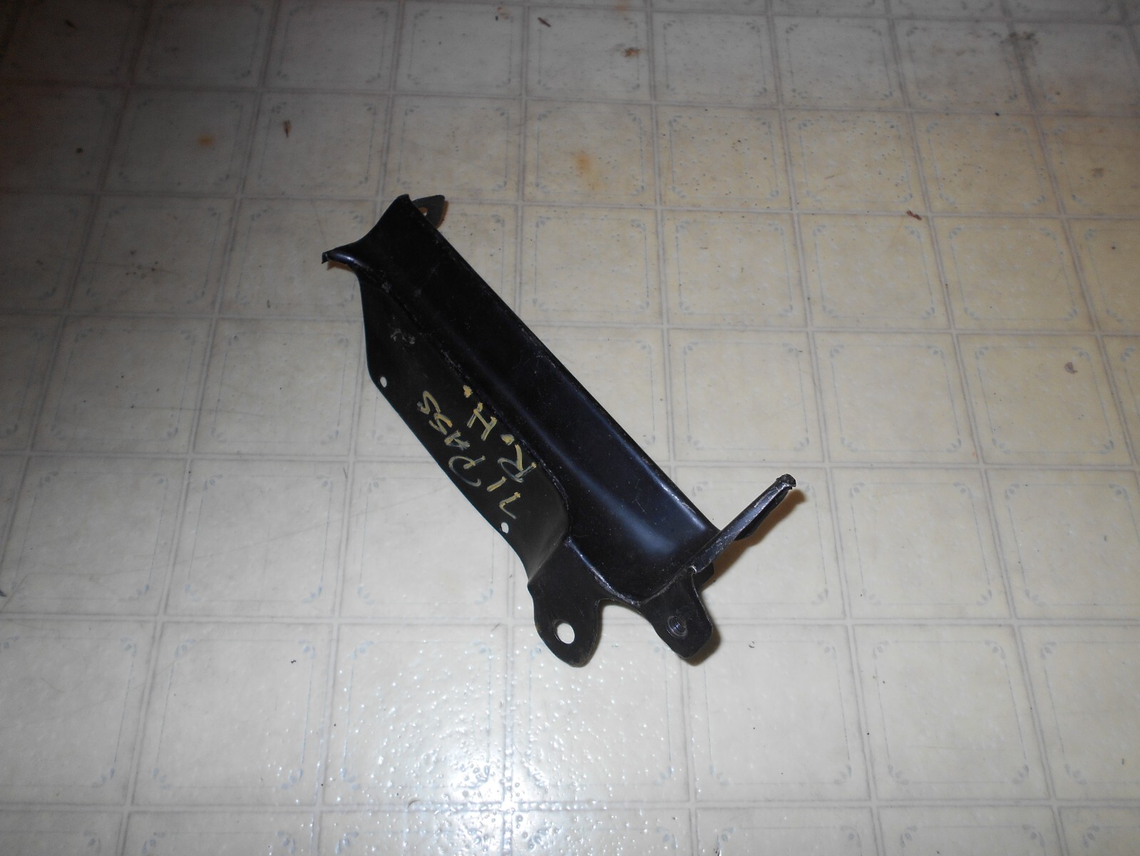 1971 71 NOS Impala Caprice Biscayne Grill Extension Bracket Fender  3991184