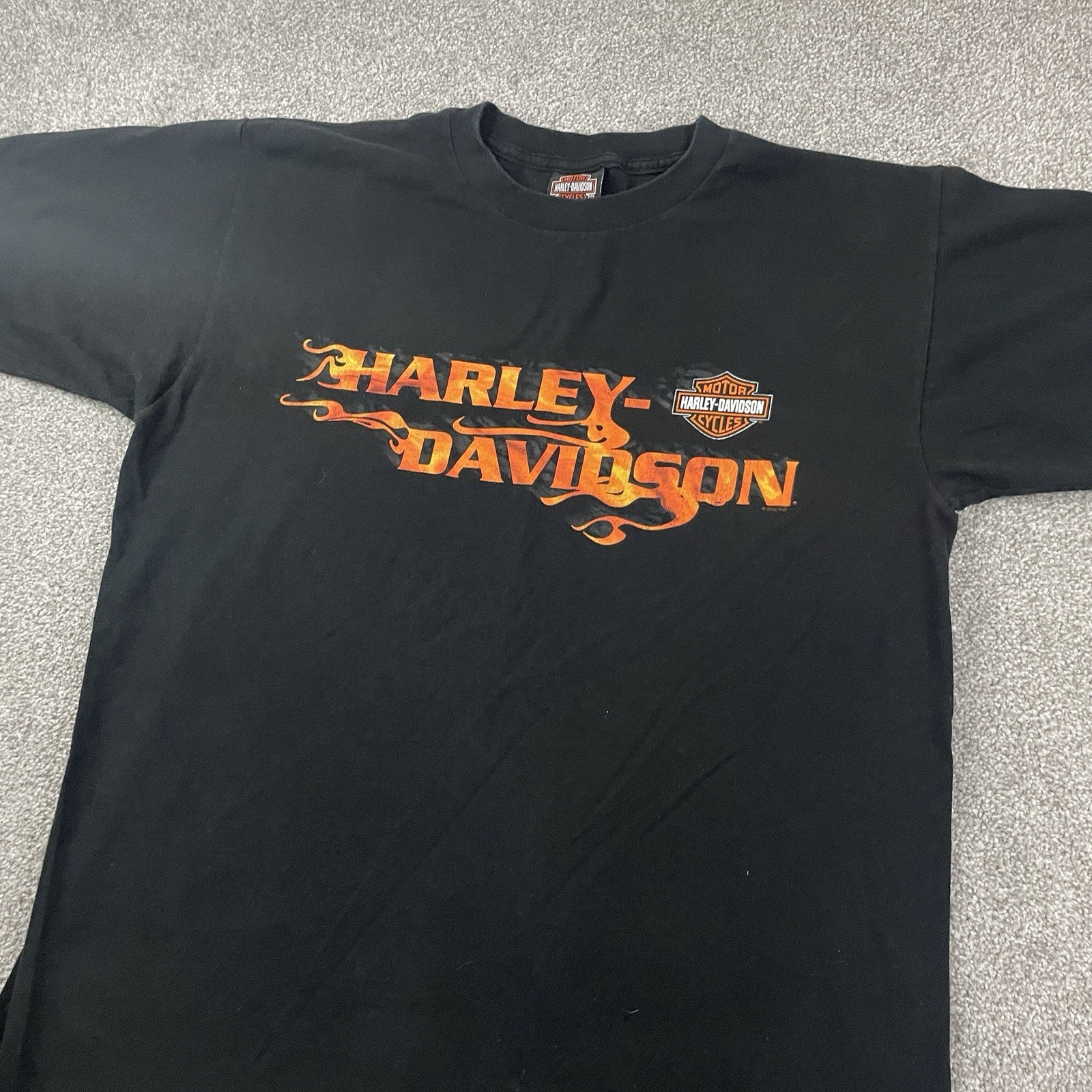 Vintage Harley Davidson Flame Logo Black T-Shirt Men L USA Y2K Hals WI 2002