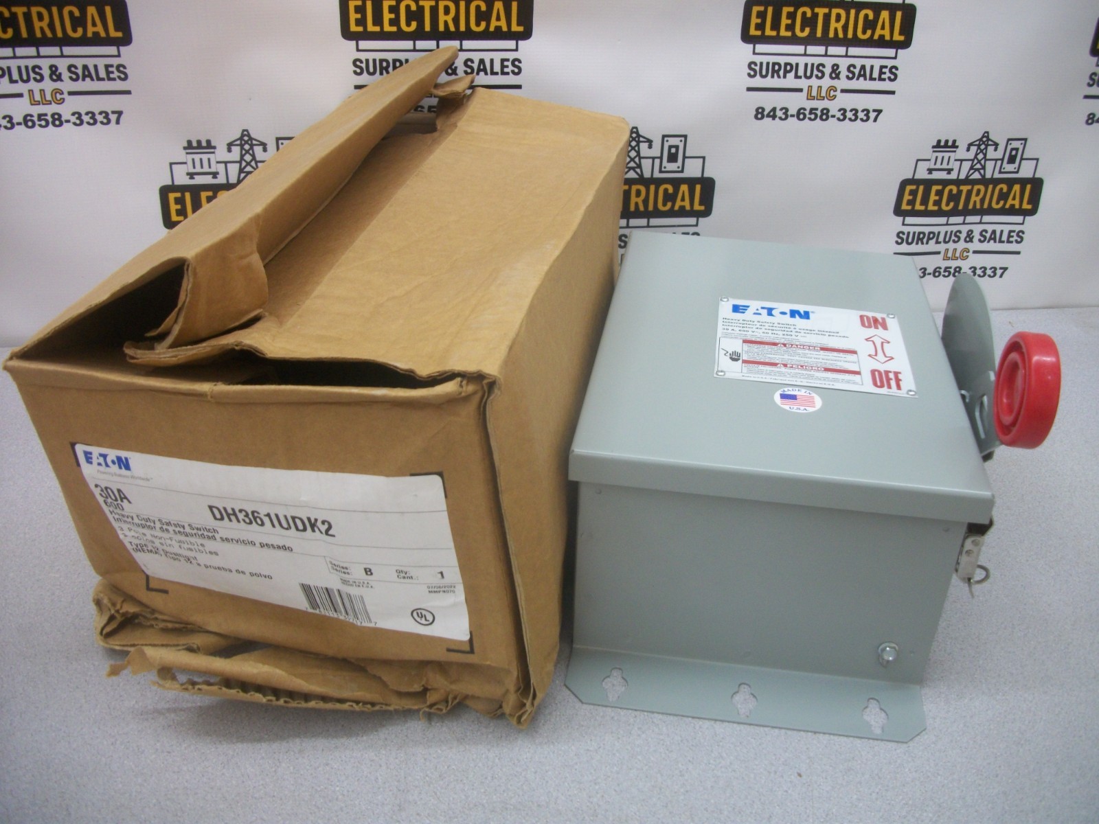 CUTLER-HAMMER DISCONNECT TYPE 12 DH361UDK2 30AMP 600VOLT 3POLE NON-FUSIBLE NIB