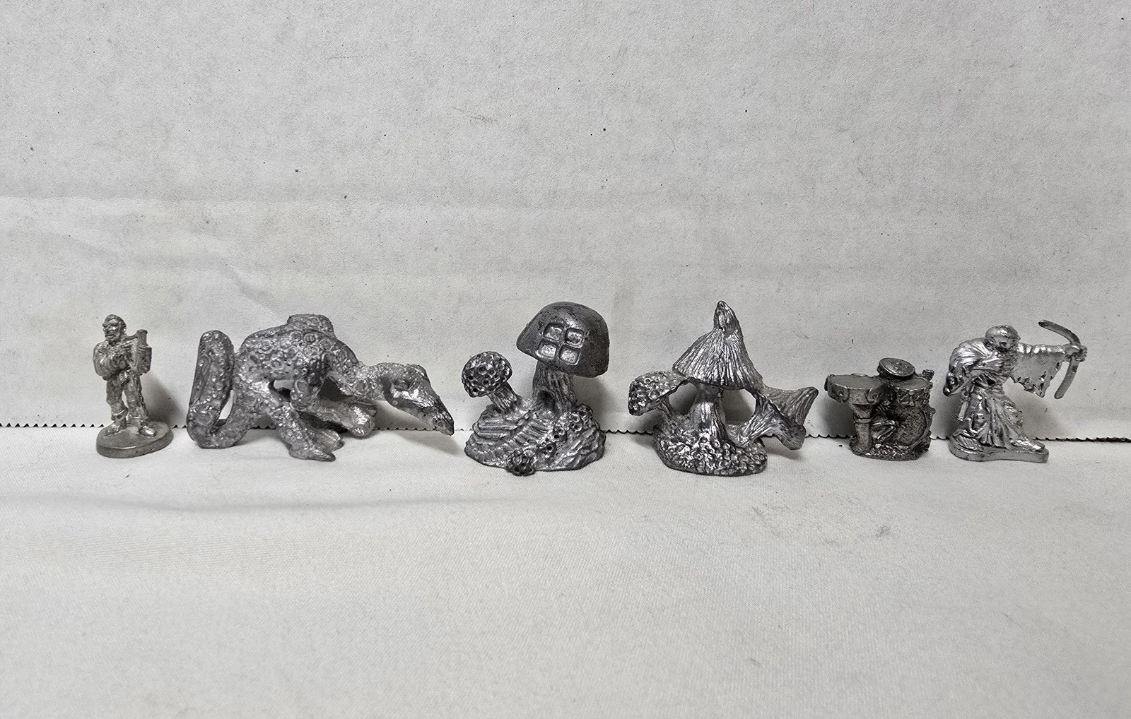 Mixed Assorted Lot of 7 Ral Partha Pewter Minis Dungeon And Dragons Mushrooms 