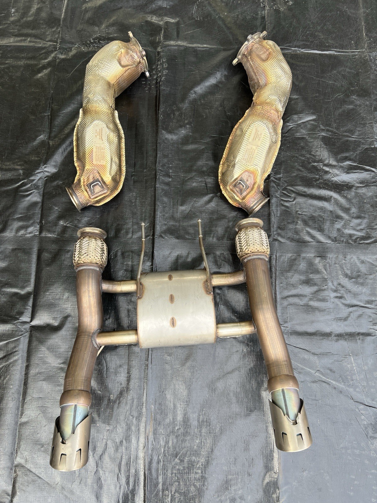 2017-2022 Mclaren 720S Exhaust downpipes system 14HA042CP OEM 2017-2022 Mclaren 720S Exhaust downpipes system 14HA042CP OEM