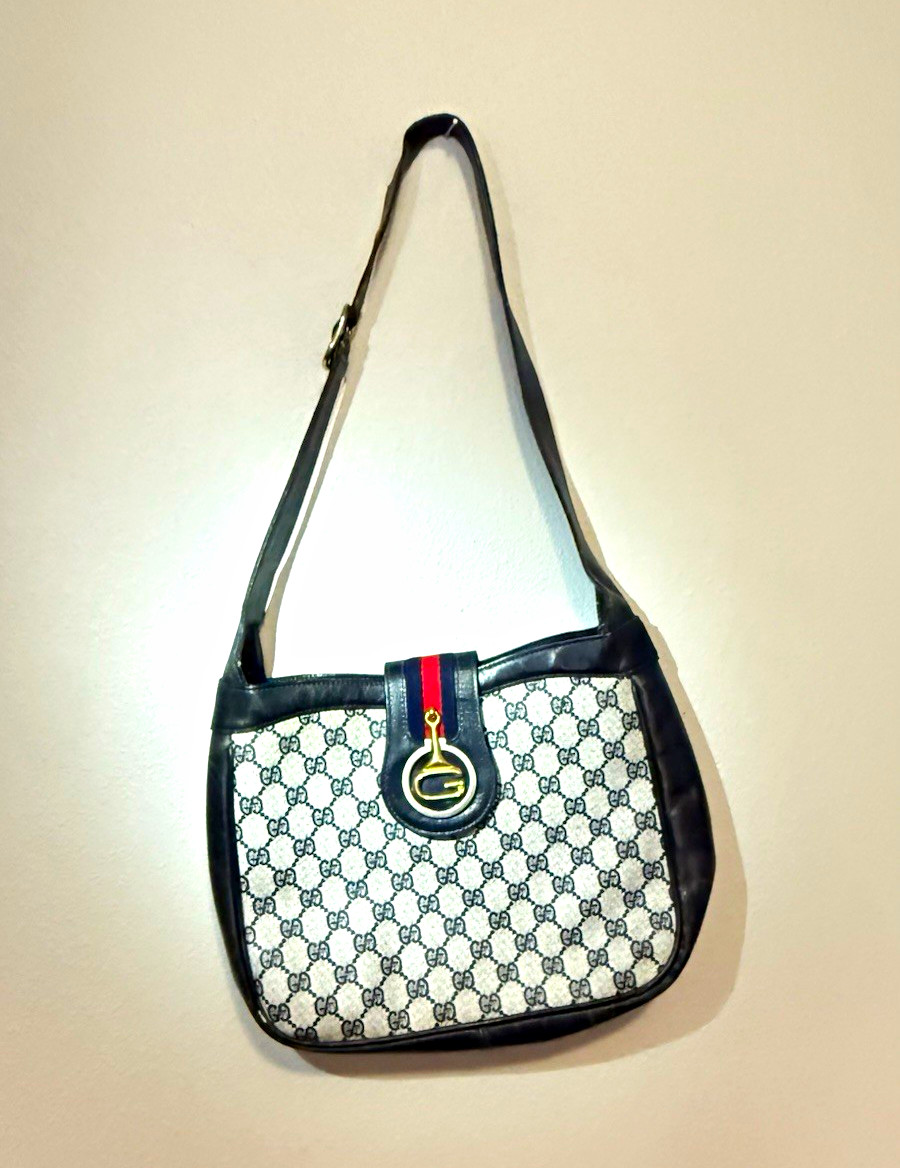 Gucci GG Pattern Shoulder Bag Beige/Black Red Stripe Adjustable Strap Gucci GG Pattern Shoulder Bag Beige/Black Red Stripe Adjustable Strap