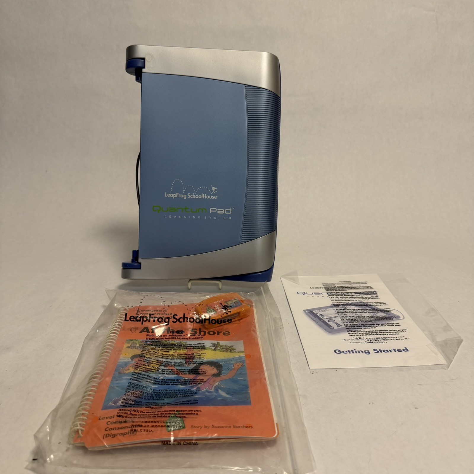 LeapFrog SchoolHouse Quantum Pad Learning System w/ Level 4 Book Vintage 2002