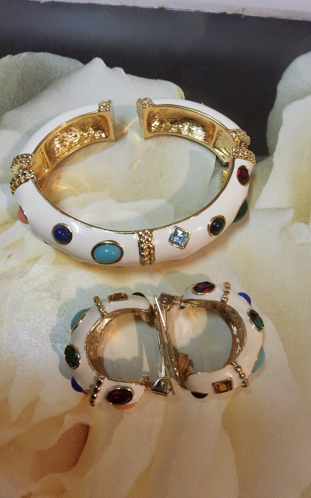 Vintage KJL Kenneth Jay Lane White Enamel Cabochon Bracelet & Clip-on... Vintage KJL Kenneth Jay Lane White Enamel Cabochon Bracelet & Clip-on...