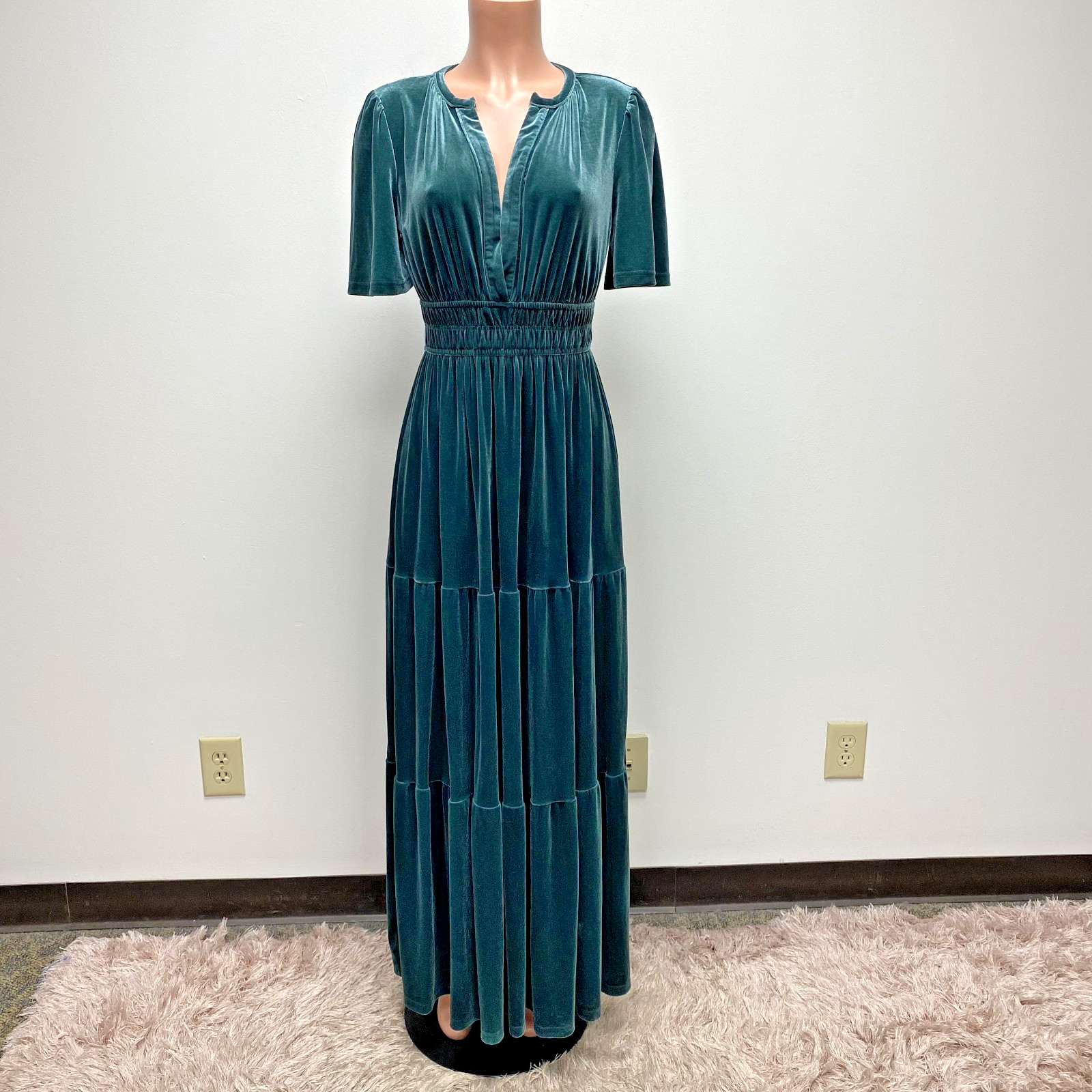 Baltic Born Artemis Velvet Maxi Dress Womens Green V-Neck Holiday Party Small Baltic Born Artemis Velvet Maxi Dress Womens Green V-Neck Holiday Party Small