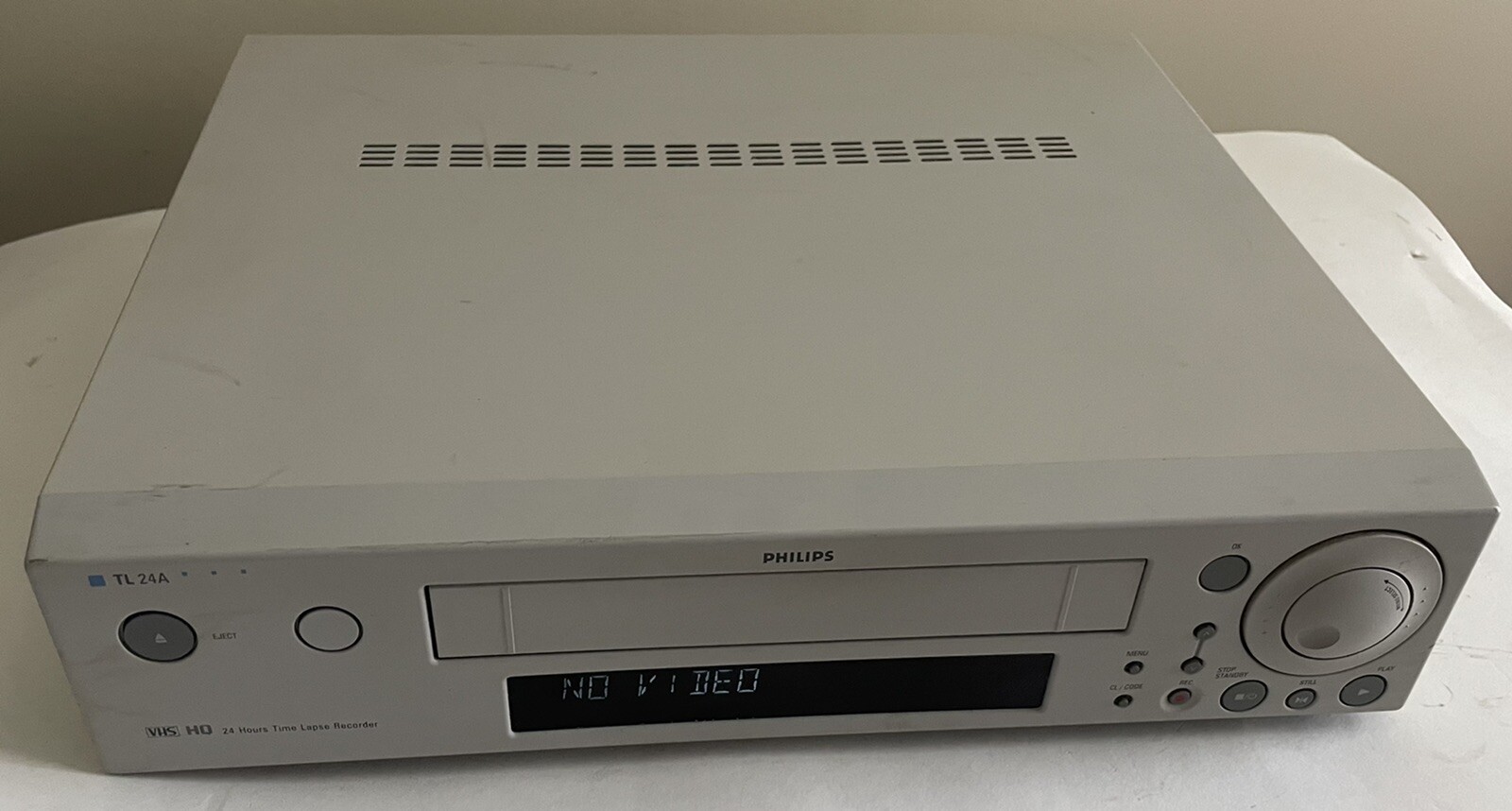 Philips TL 24A/00T VHS 24 Hour Time Lapse Recorder HQ VCR ABR038 90433 Philips TL 24A/00T VHS 24 Hour Time Lapse Recorder HQ VCR ABR038 90433