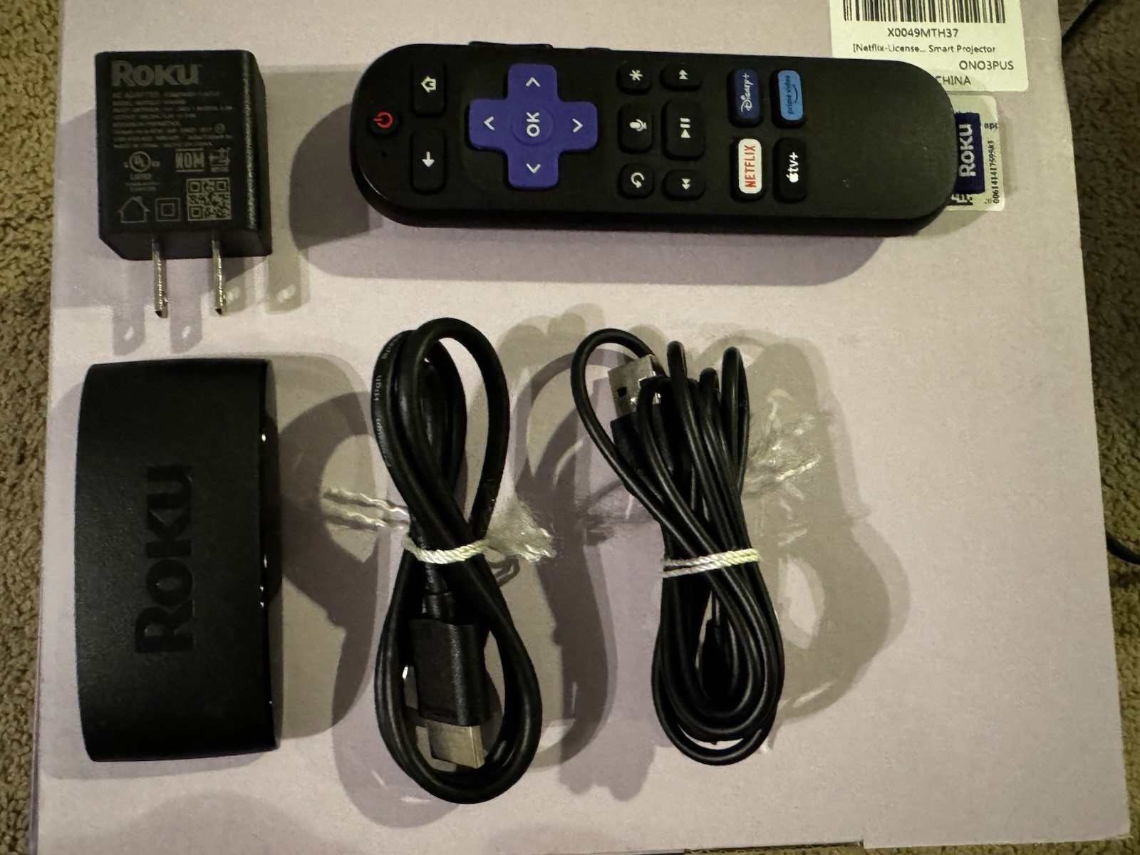 Selling My ONOAYO Smart Projector In Mint Condition. Open Box