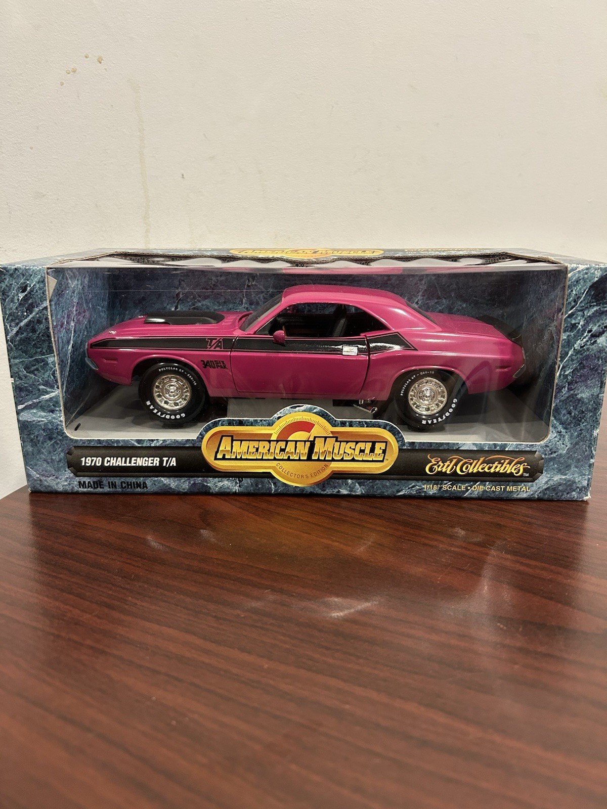 ERTL American Muscle 1970 Dodge Challenger TA 1/18 Scale Pink NIB