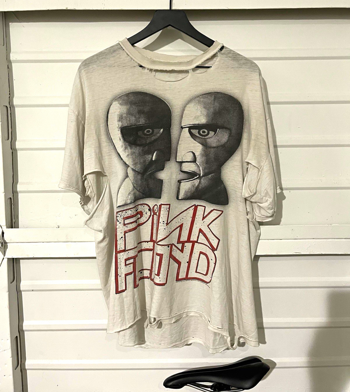 Vintage Thrashed Pink Floyd 1994 T Shirt Vintage Thrashed Pink Floyd 1994 T Shirt