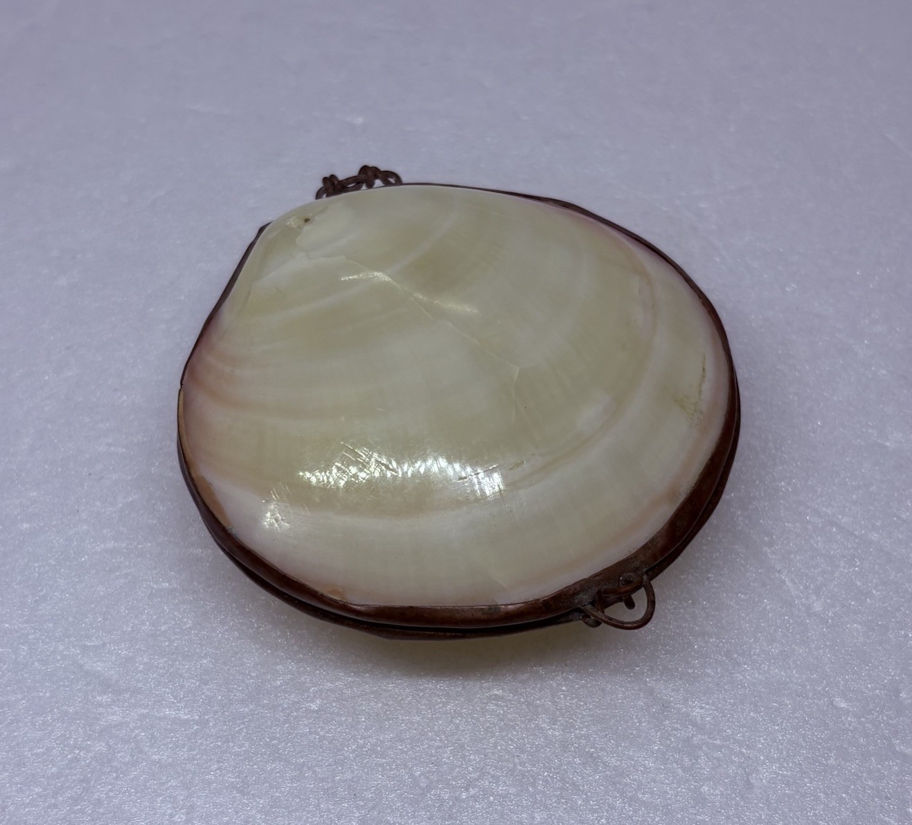 Antique 1940s Mother Of Pearl Sea Shell Trinket Box 3” Vanity Art Decor Rare 1