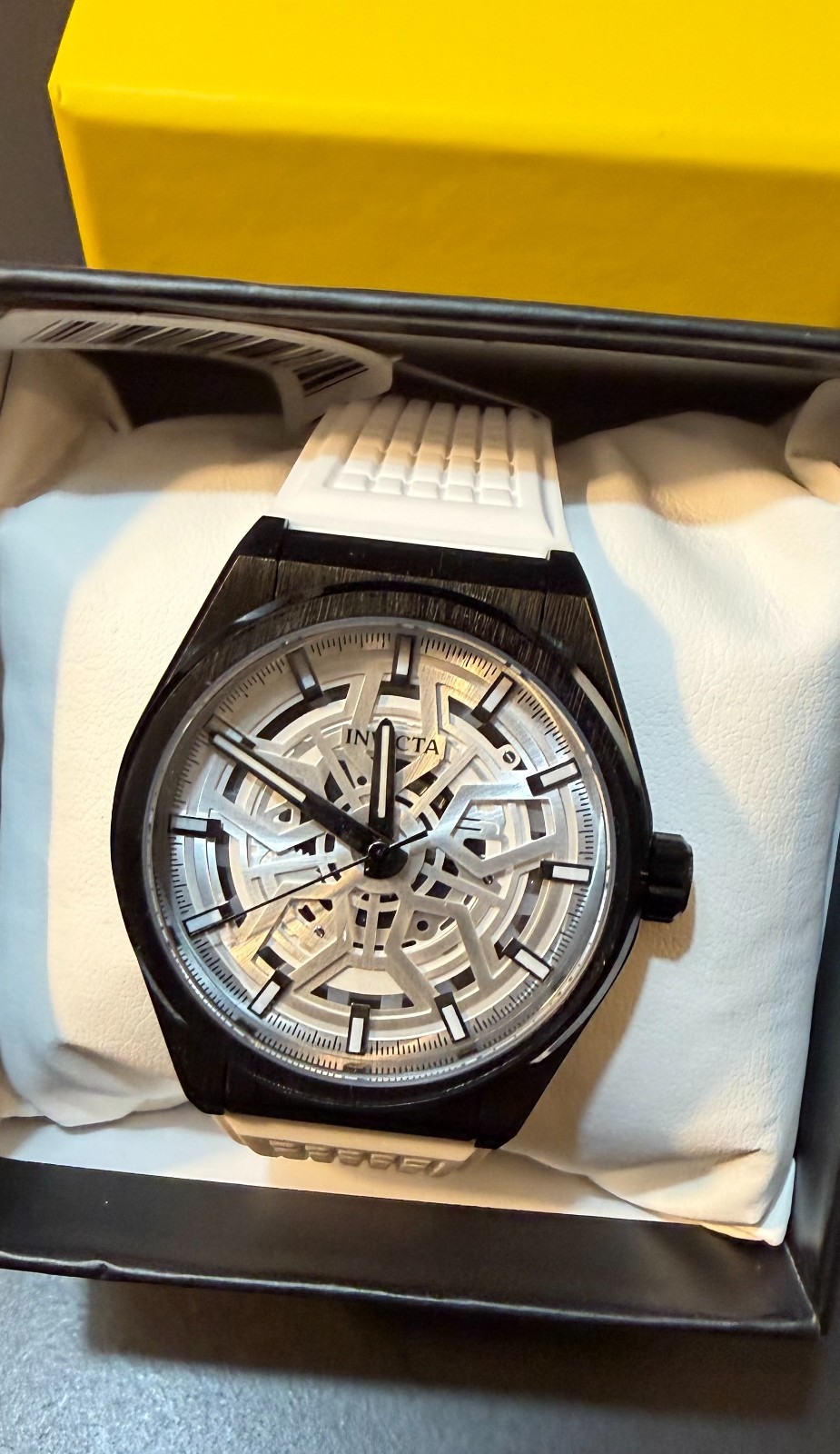 Invicta Speedway Rim 70058 Men's 46mm Quartz Black White Silicone Watch New Invicta Speedway Rim 70058 Men's 46mm Quartz Black White Silicone Watch New