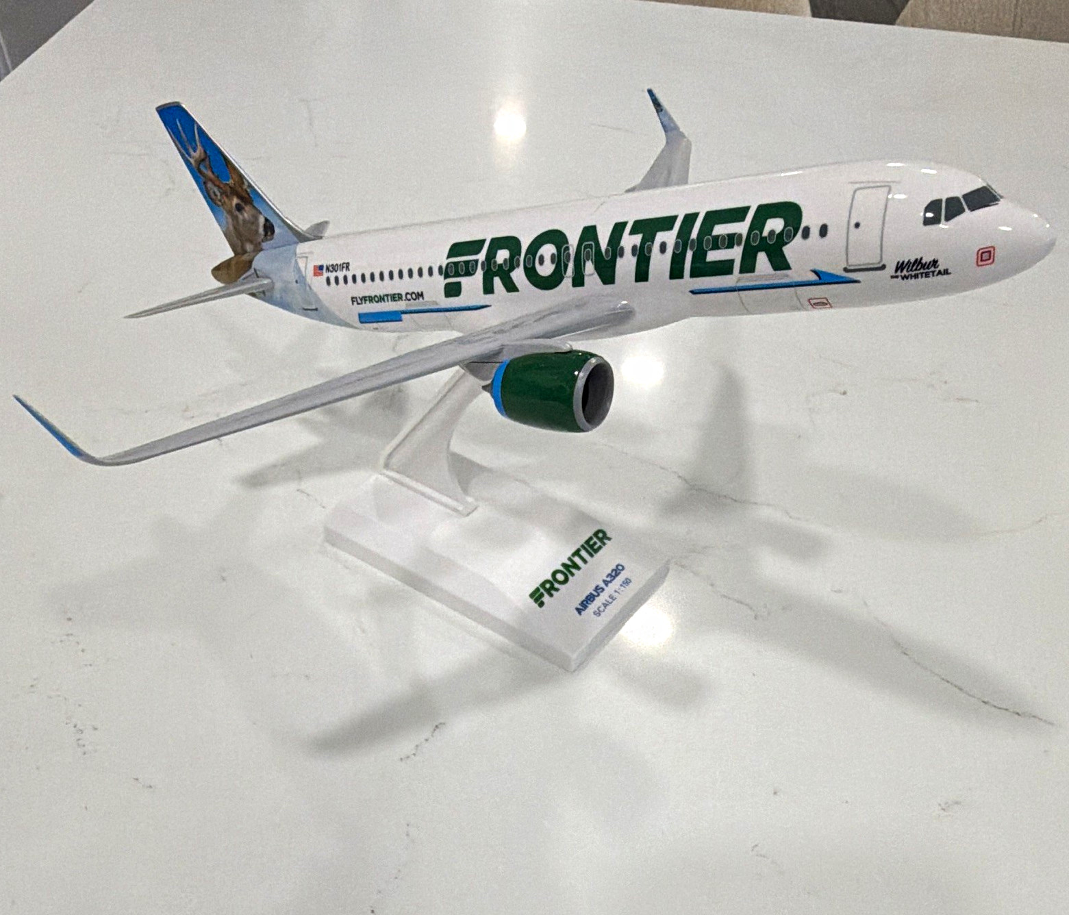 Frontier Airlines Airbus A320 Aircraft Model 1:150 Frontier Airlines Airbus A320 Aircraft Model 1:150