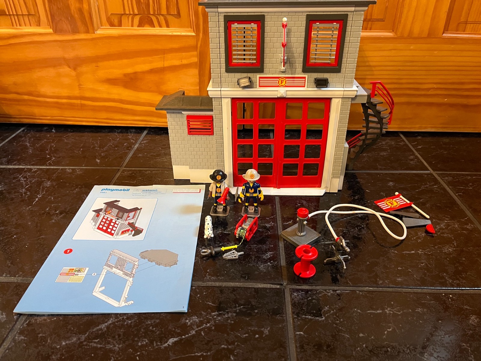Playmobil 5981: City Action Fire Rescue Station Playmobil 5981: City Action Fire Rescue Station