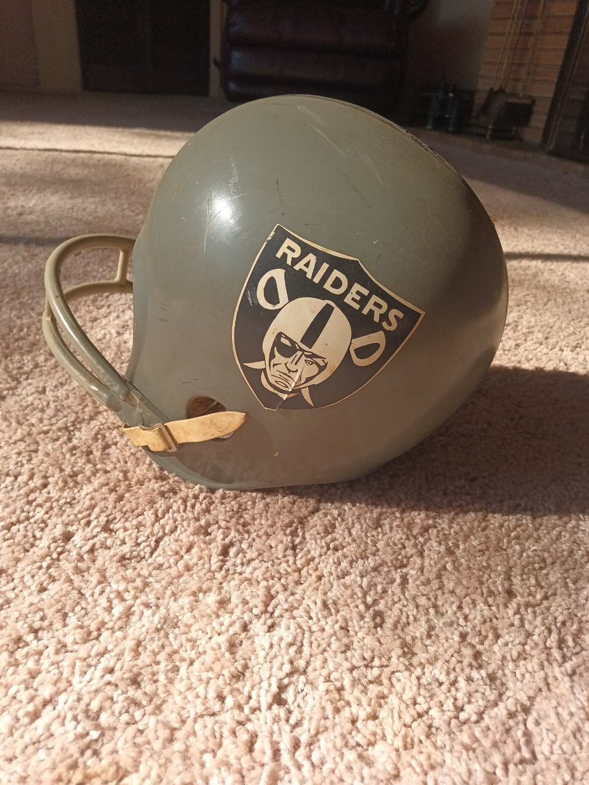 Vtg 1978 Rawlings HC50-P Youth Oakland Raiders Football Helmet Rare Vtg Decal