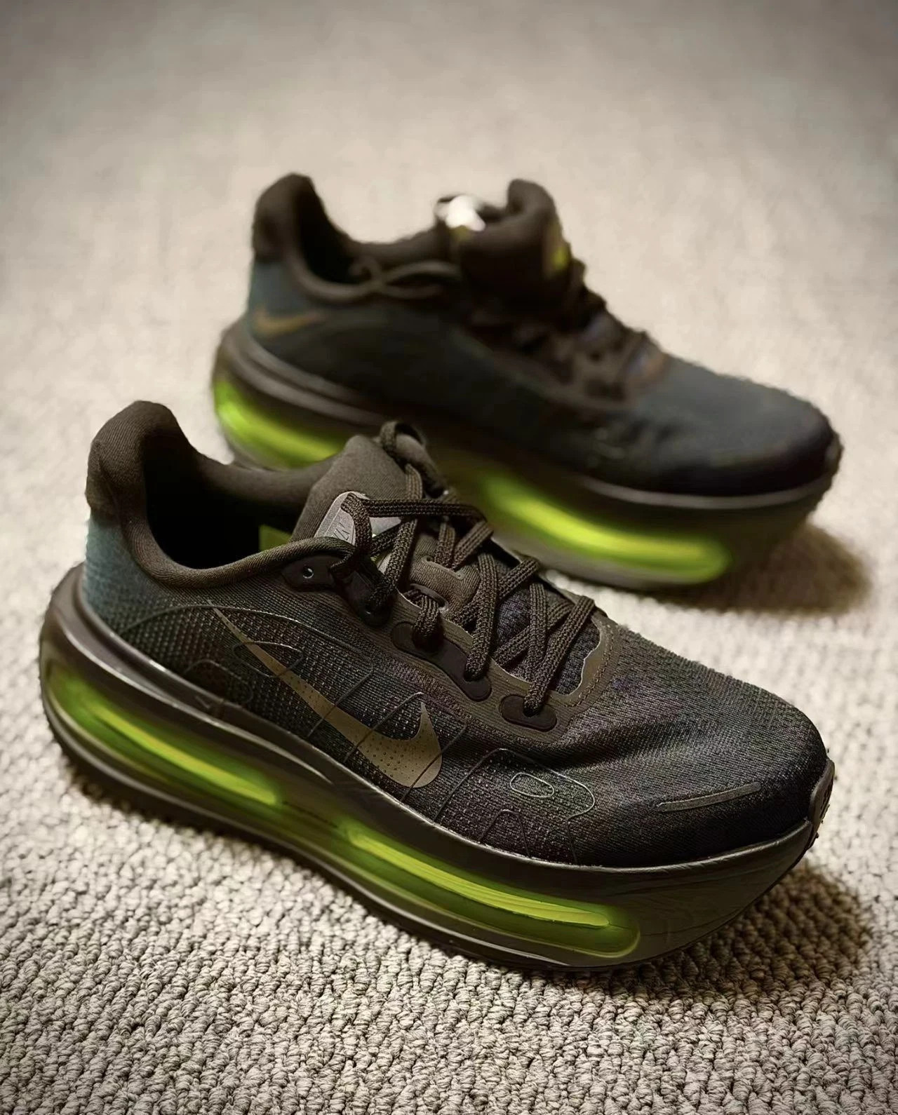 Nike Vomero Premium HQ2050-001 Men's Running Shoes Black New Size 8-12