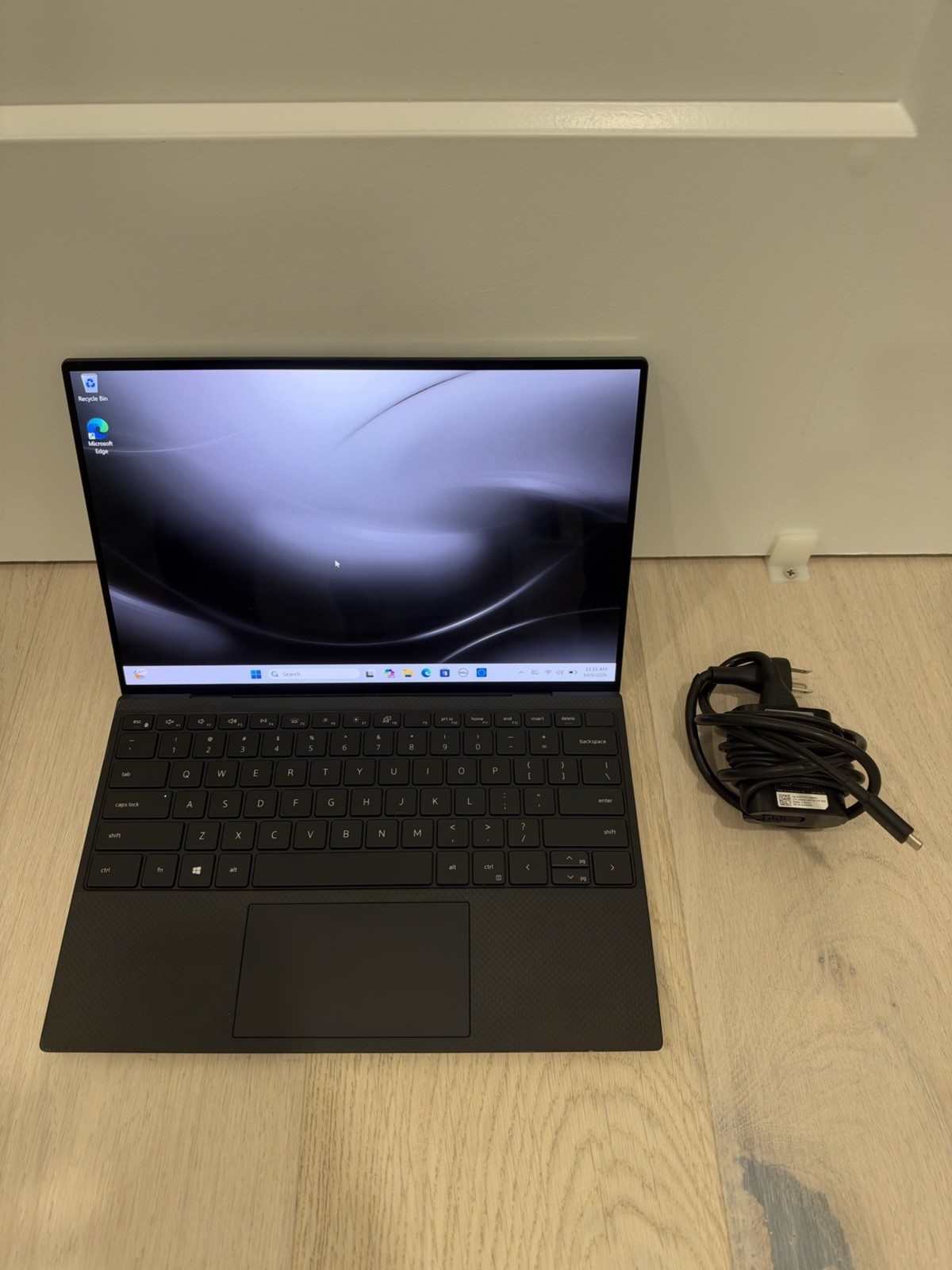 Dell XPS 9310 (i7 11th Gen, 32 GB RAM, 1 TB SSD, 3.5K OLED TOUCHSCREEN) - READ