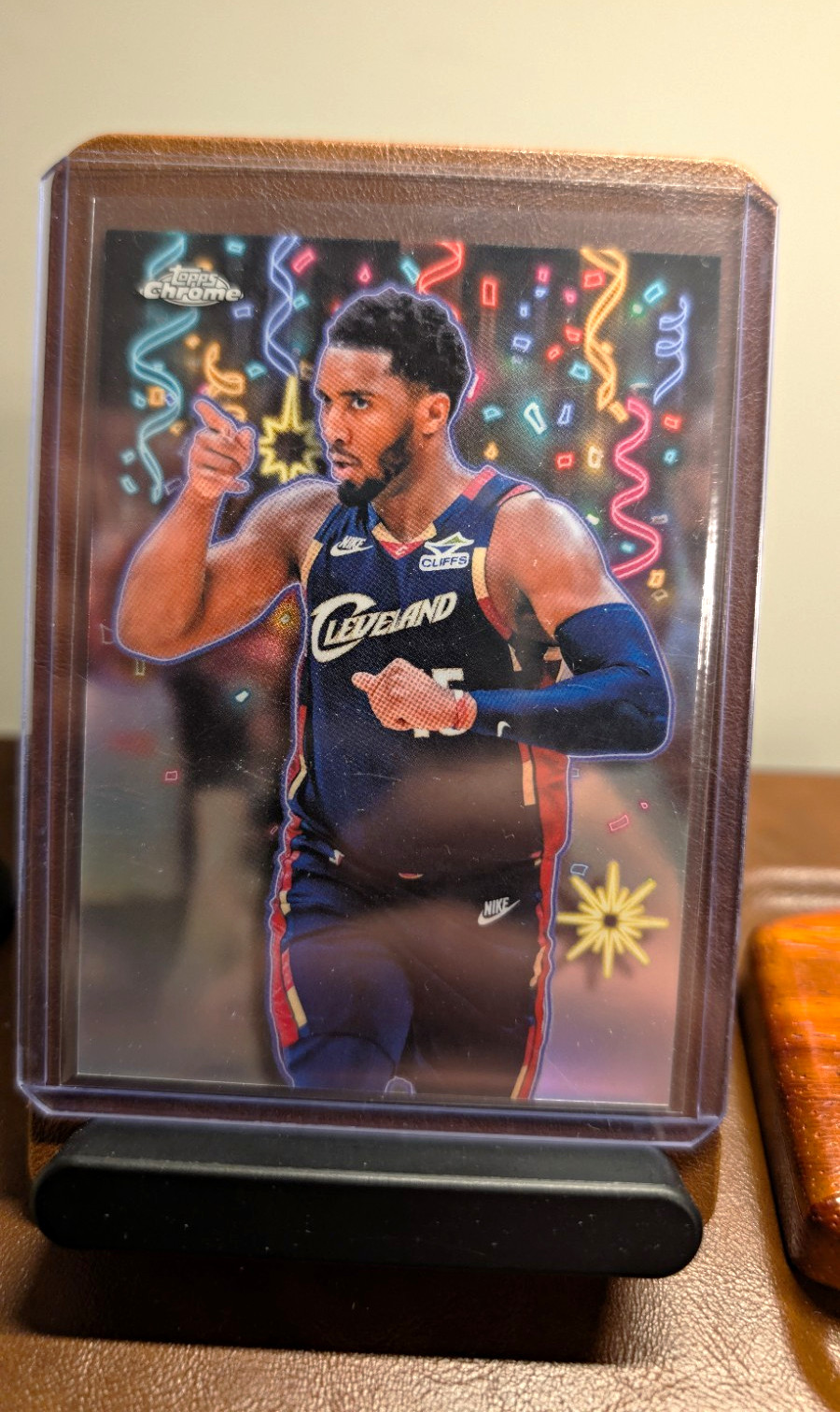 Topps 2025-26 Topps Chrome Celebración Insert Donovan Mitchell CB-13 Cavaliers