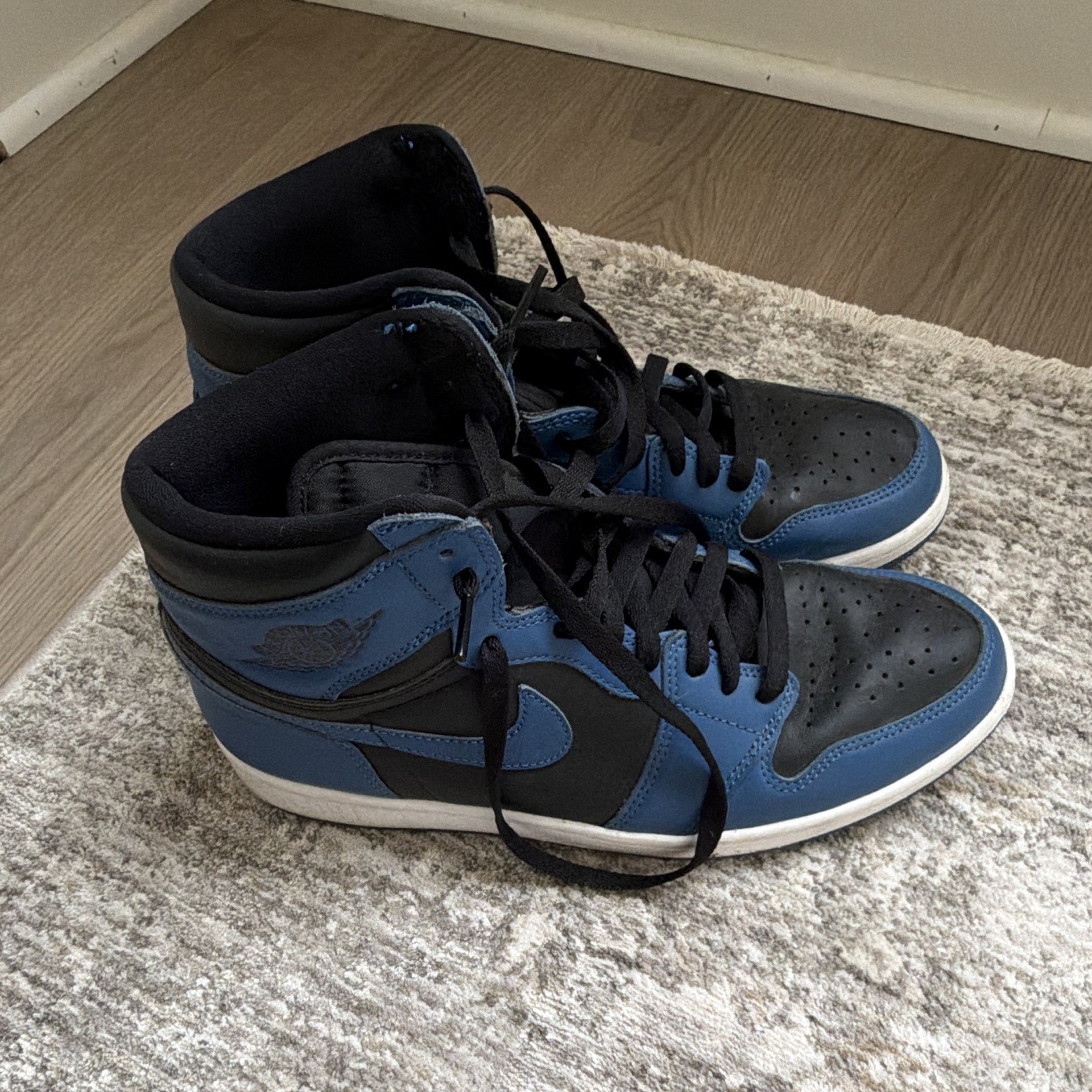 Jordan Air Jordan 1 Men’s High Top Lace-Up Sneaker Black Blue White Jordan Air Jordan 1 Men’s High Top Lace-Up Sneaker Black Blue White