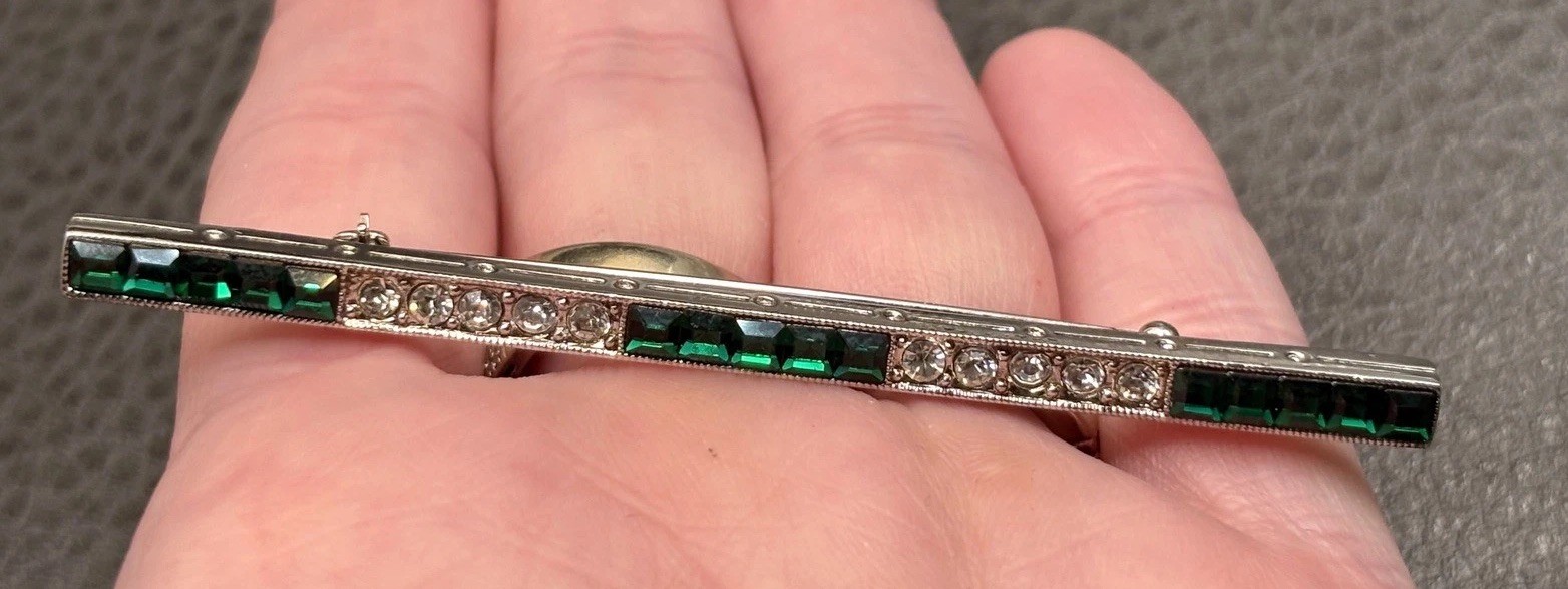 VTG Carolee Art Deco Style Bar Brooch Green Clear Rhinestones Silver Tone VTG Carolee Art Deco Style Bar Brooch Green Clear Rhinestones Silver Tone