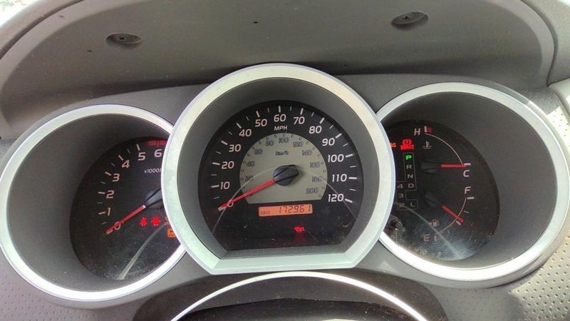 2008-2011 Toyota Tacoma Speedometer Instrument Cluster MPH V6 Automatic 4x4 OEM