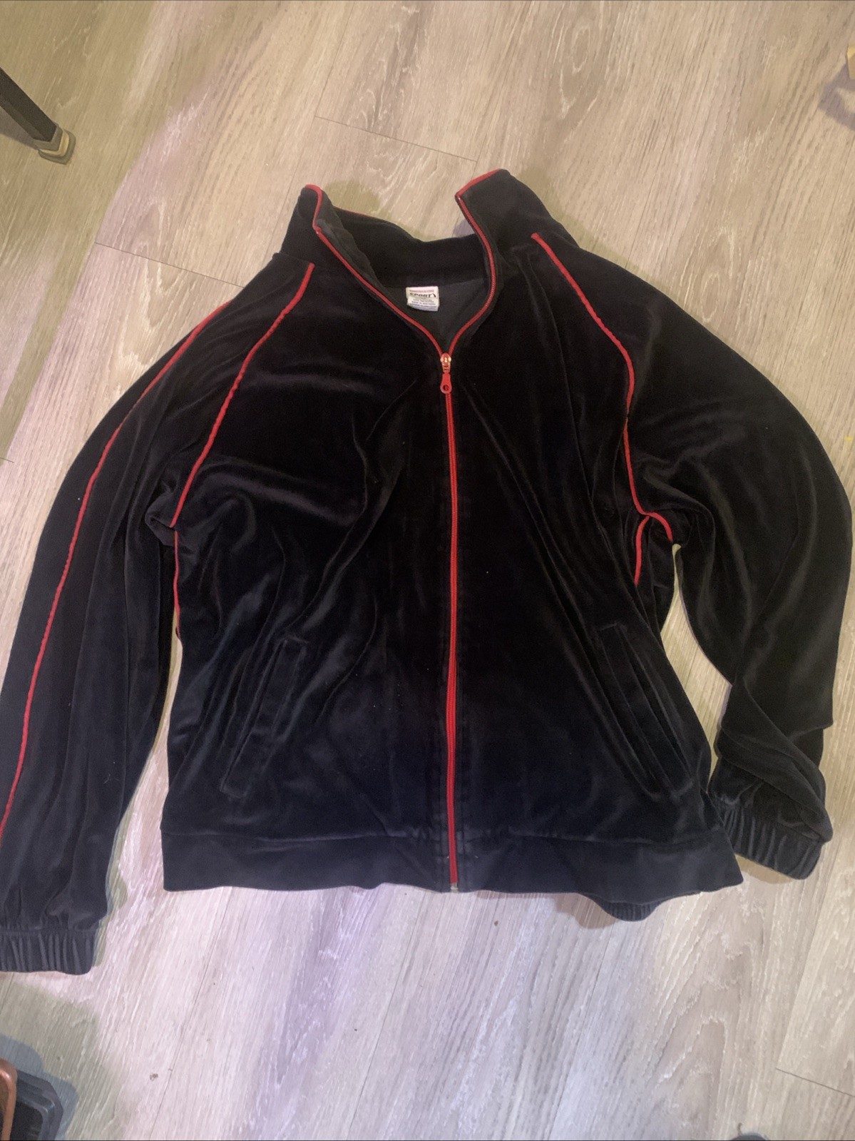 Vtg Roundtree And Yorke Mens Black/Red Velour Hip Hop Track Jacket Size M Vtg Roundtree And Yorke Mens Black/Red Velour Hip Hop Track Jacket Size M