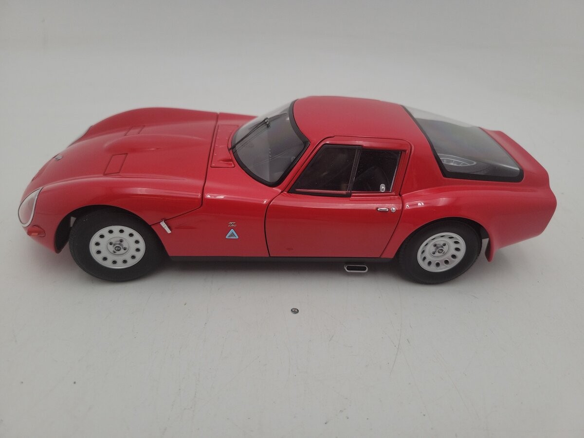 AutoArt 1965 1:18 Scale Red Alpha Romero Giulia TZ Diecast Car EX