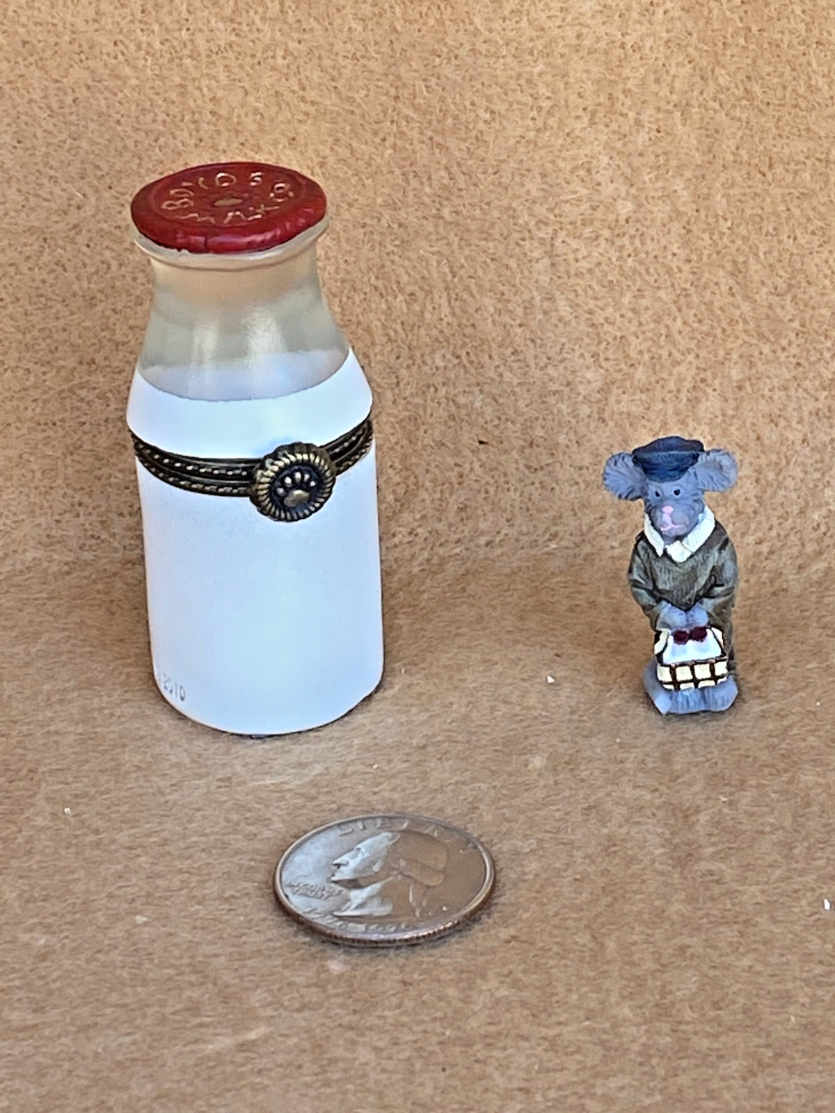 Boyds Bears 2009 Boyds Dairy Milk Bottle with Pint McNibble 379/3600