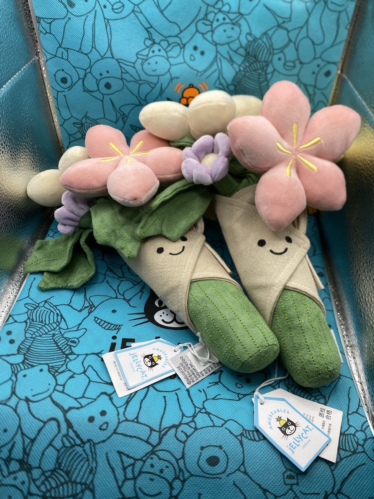 Jellycat Amuseable Bouquet of Flowers Plush  Stuffed Doll NWT and dustbag