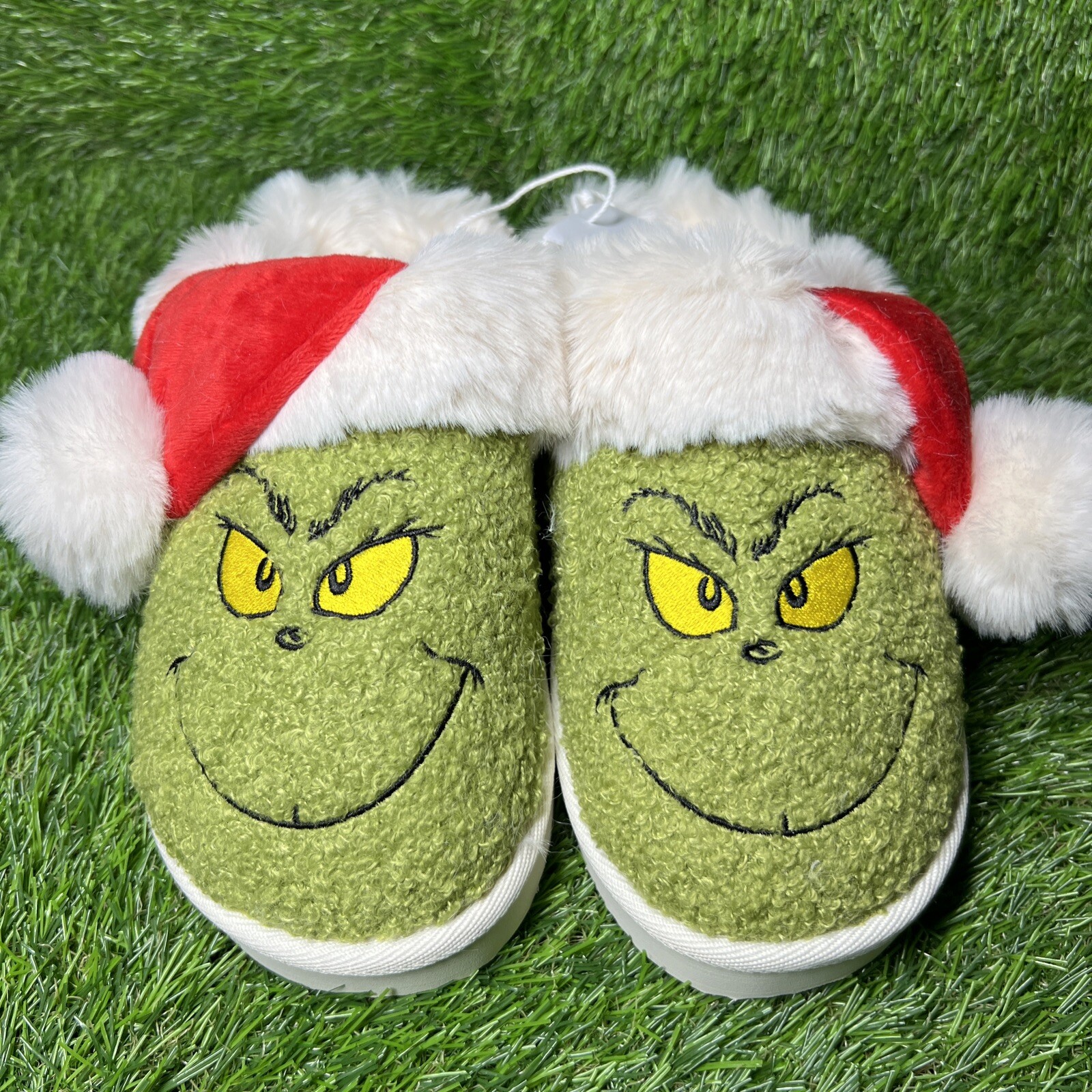 American Eagle Grinch Scuff Slipper - NWOT Women’s SIZE 10