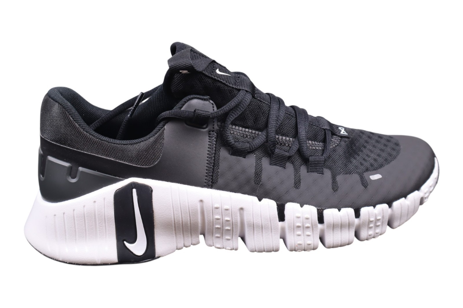 Nike Free Metcon 5 Black / White - Men\'s Size 11 - DV3949 001 Nike Free Metcon 5 Black / White - Men\'s Size 11 - DV3949 001