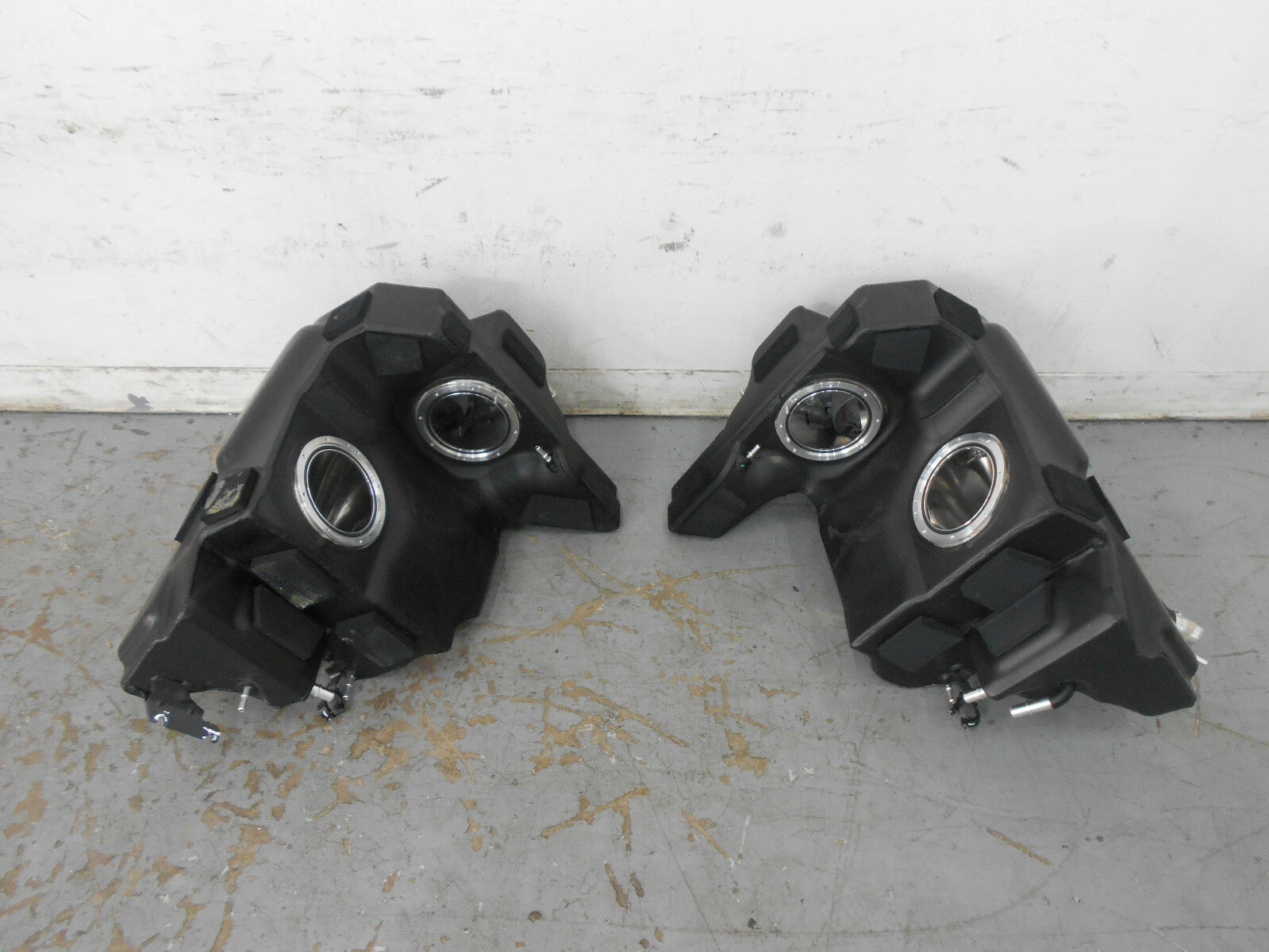 2016 15 17 18 19 20 Ferrari 488 Spider Fuel Saddle Tanks #9207 Q2