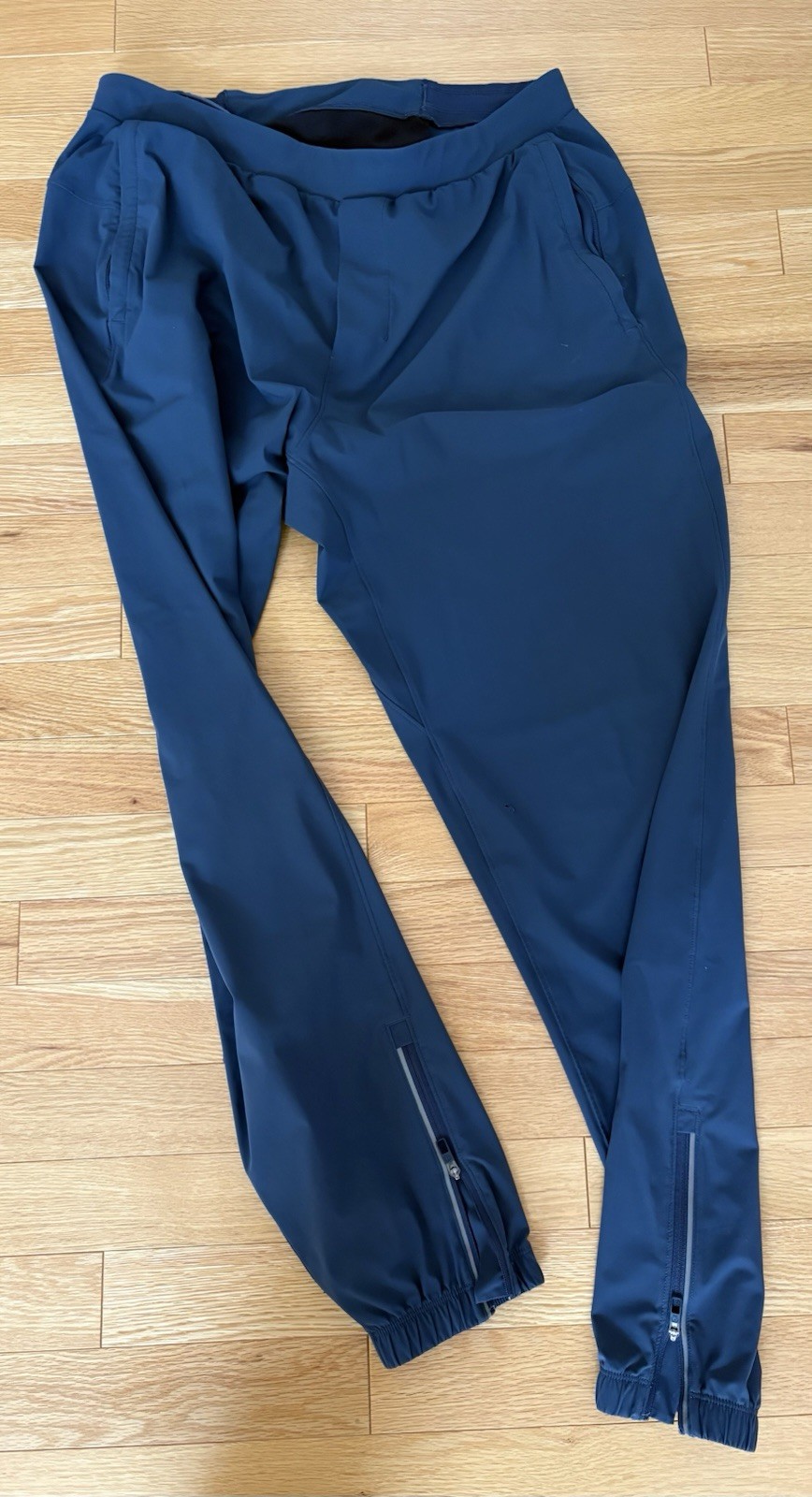 Lululemon Men’s Blue Surge Hybrid Jogger Reflective Performance Athletic Size L Lululemon Men’s Blue Surge Hybrid Jogger Reflective Performance Athletic Size L