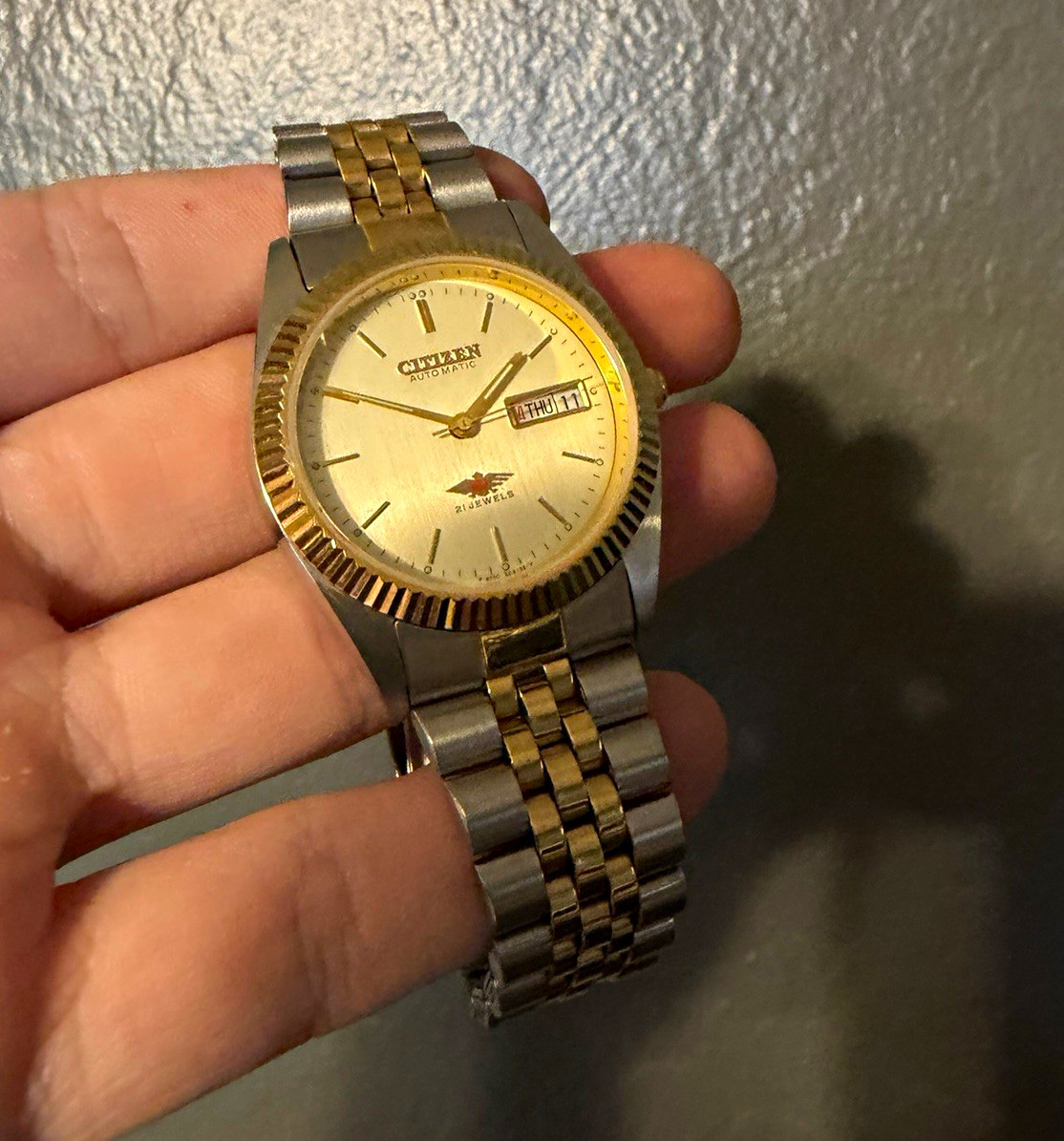 Citizen Eagle 7 Automatic Day/Date Two-Tone Fluted Bezel Gold Dial Watch Citizen Eagle 7 Automatic Day/Date Two-Tone Fluted Bezel Gold Dial Watch
