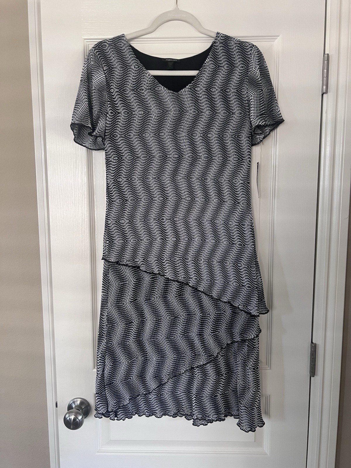 Macys-Forever Brand Women\'s Black White/Black Crimp Dress M Medium