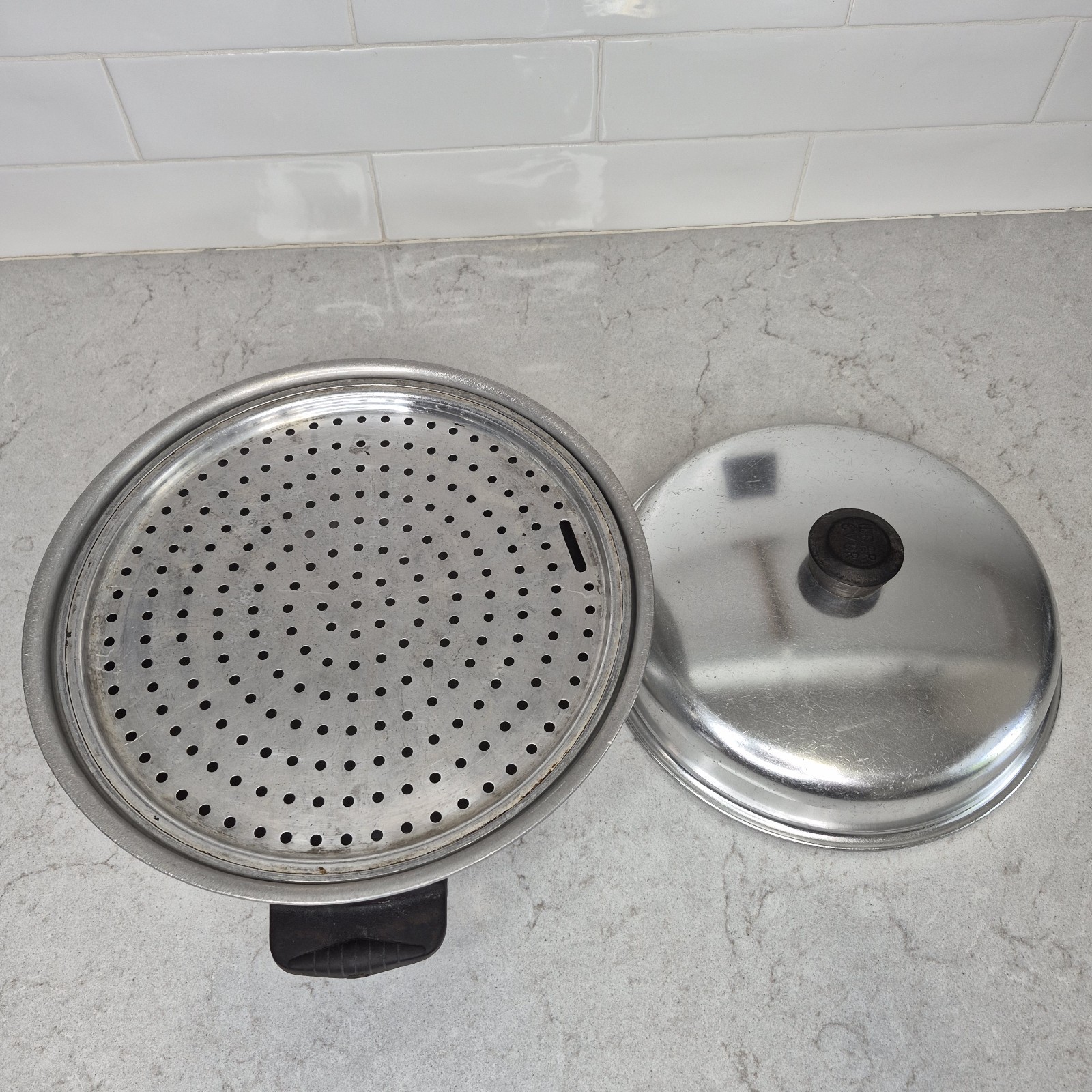 Vintage Wear Ever 824 With Steamer Insert Vintage Wear Ever 824 With Steamer Insert