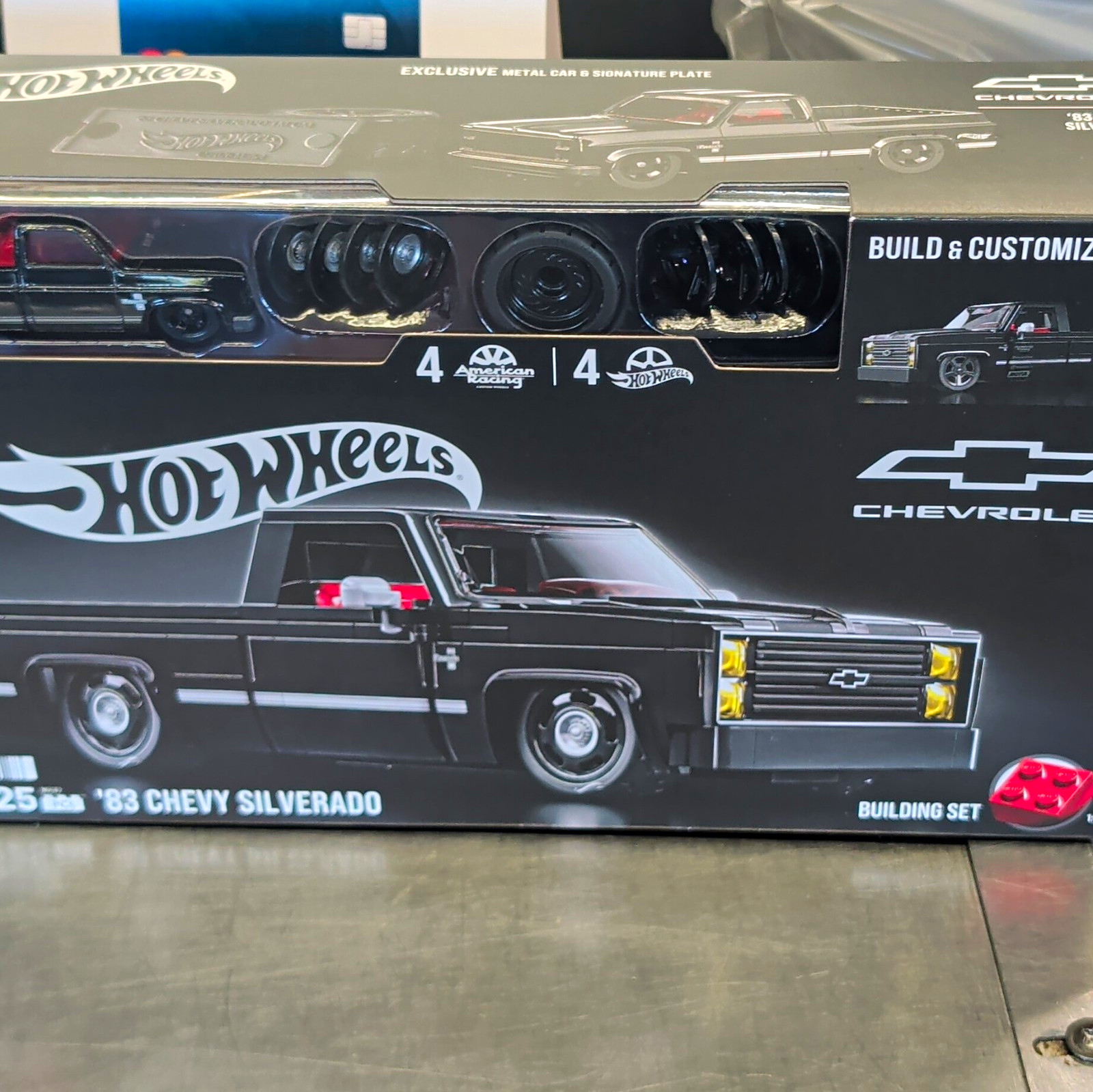 Mattel Brick Shop Hot Wheels \'83 Chevy Silverado Building Set 325pc HRV32 Mattel Brick Shop Hot Wheels \'83 Chevy Silverado Building Set 325pc HRV32