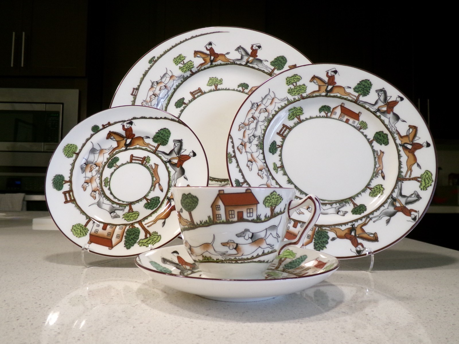 CROWN STAFFORDSHIRE HUNTING SCENE COMPLETE PLACE SETTING