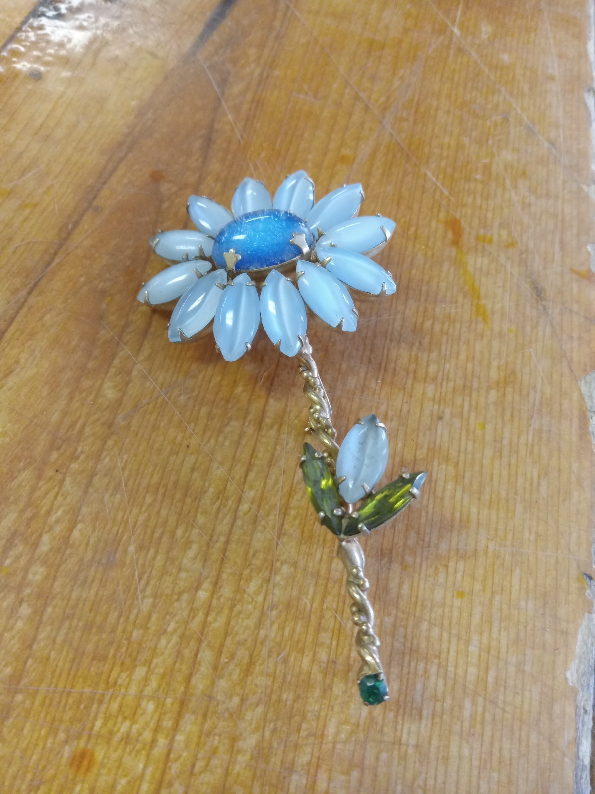 VINTAGE WEISS RHINESTONE FLOWER BROOCH PIN MULTICOLOR RARE BEAUTY SIGNED